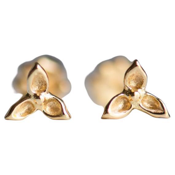 18K Gold Trillium Earrings