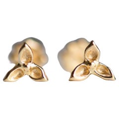 18K Gold Trillium Earrings