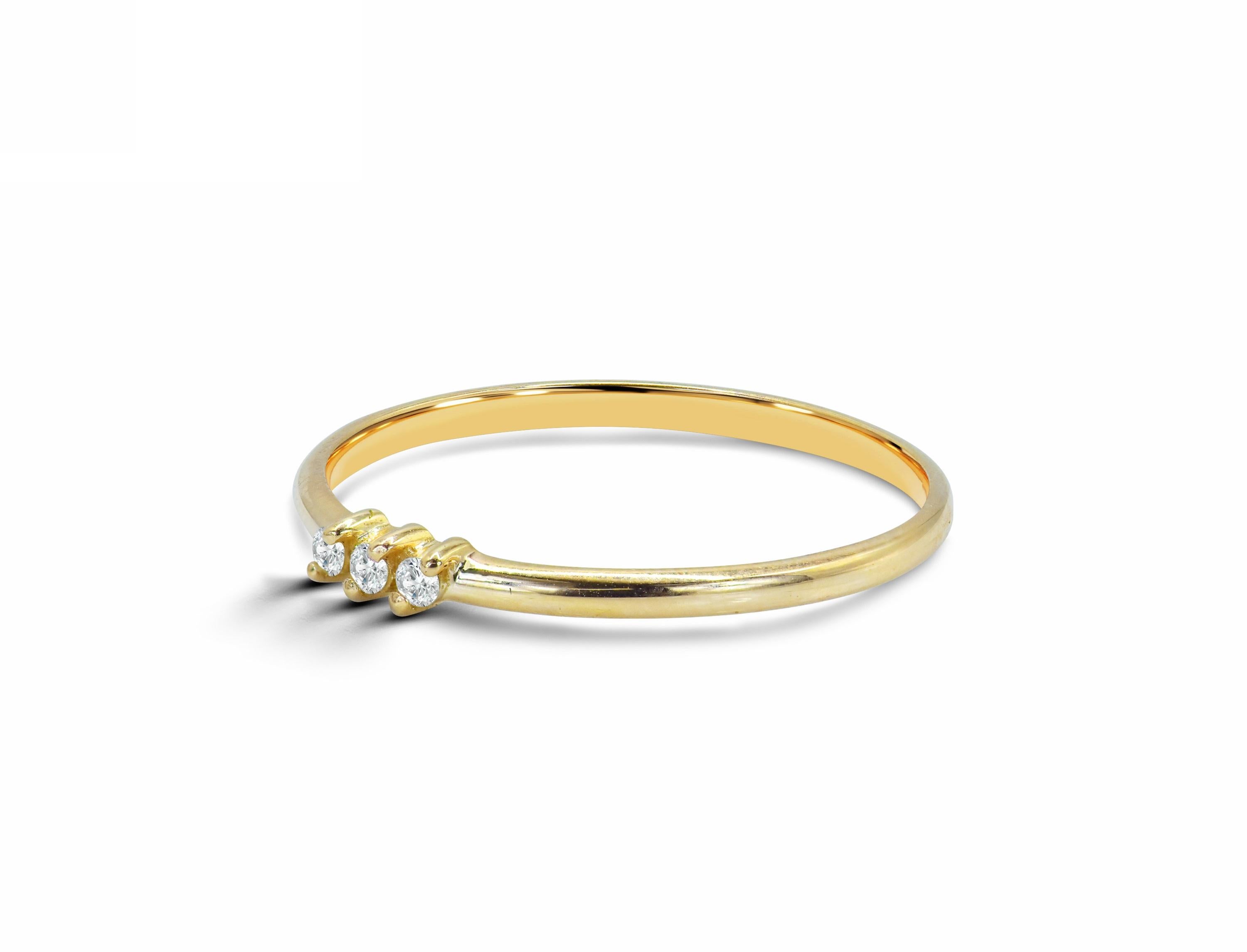 For Sale:  18k Gold Trio Diamond Band Ring Mini Diamond Ring 6