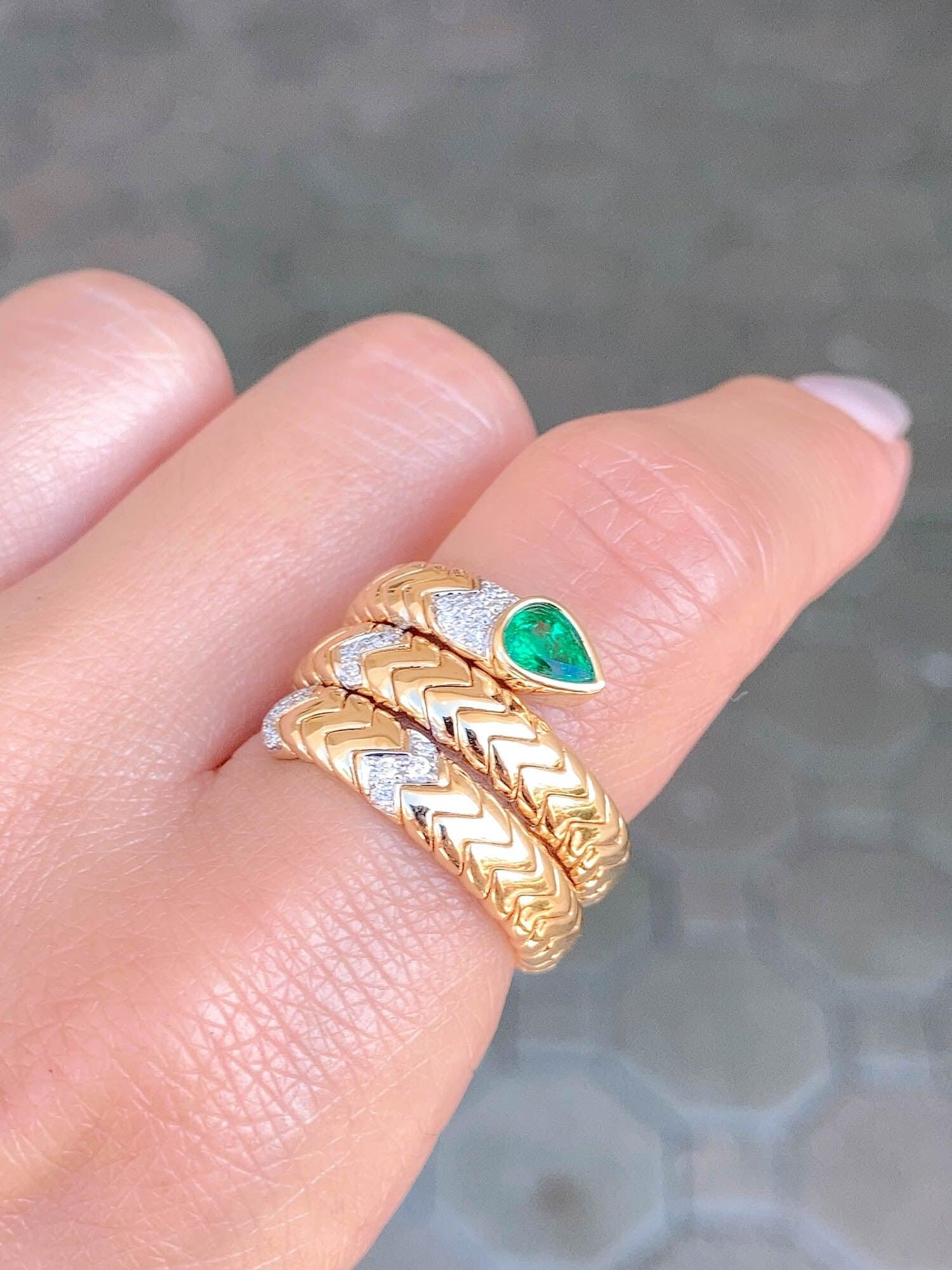 18k Gold Tubogas Snake Coil Ring with Emerald Head and Diamond Accent 13.8g 2