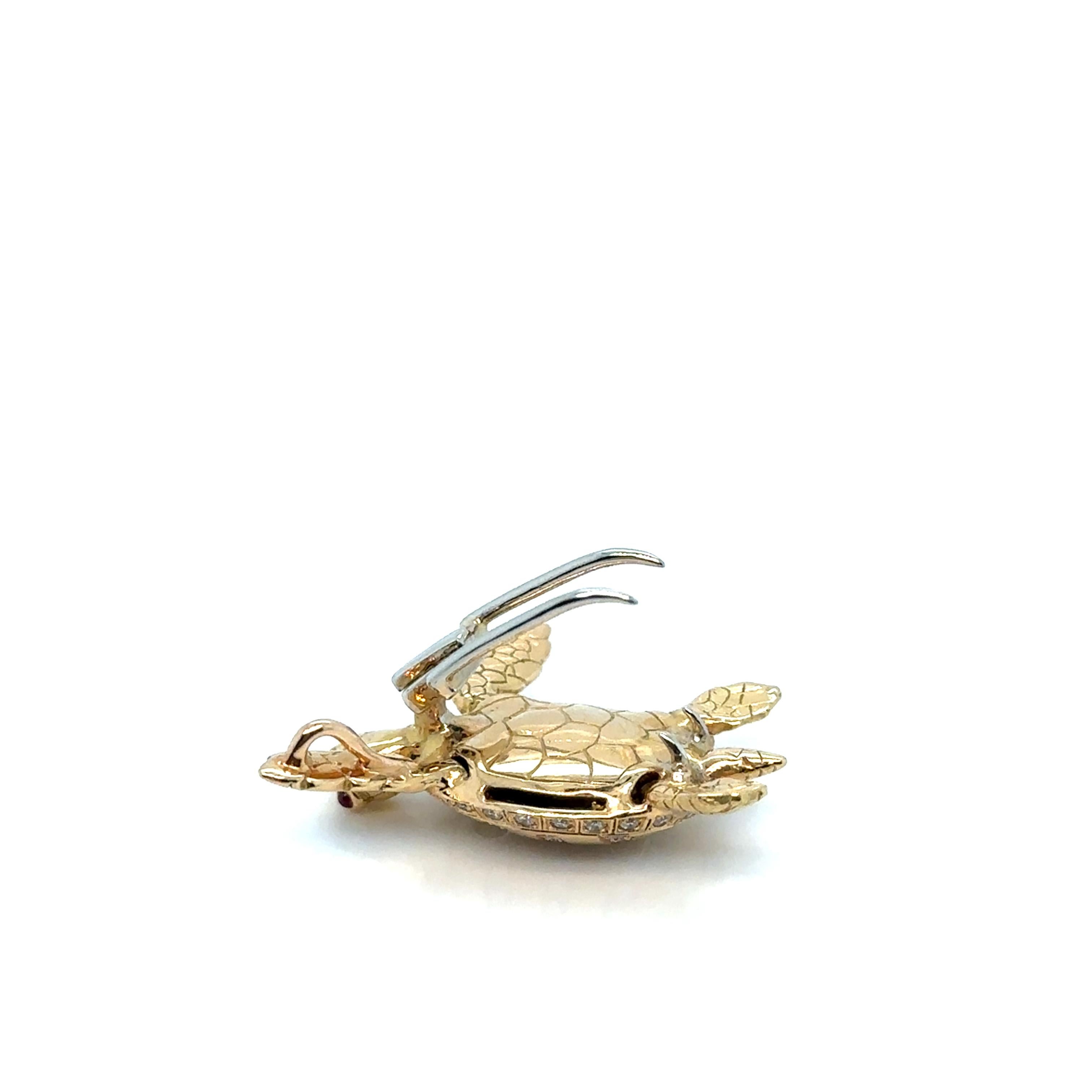 18K Gold Turtle Brooch/Pendant with Rubies and Diamonds For Sale 5