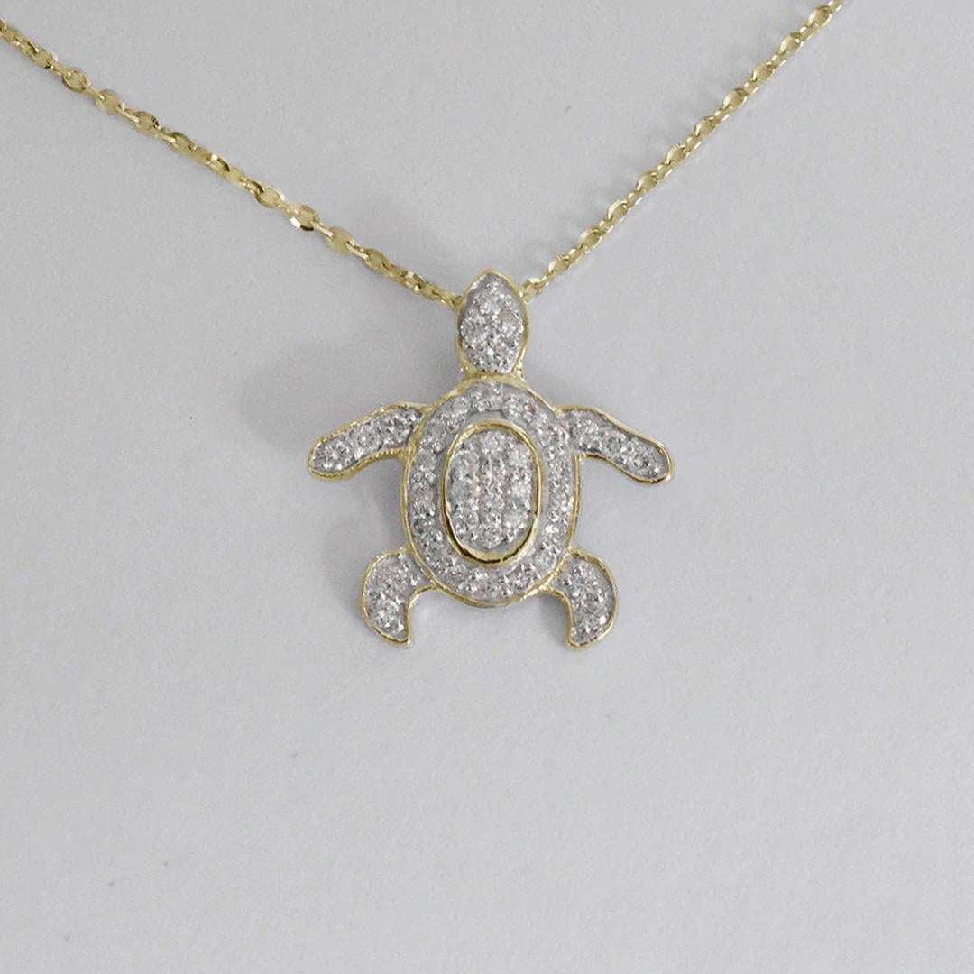 Round Cut 18k Gold Turtle Necklace Sea Life Turtle Pendant Sea Jewelry For Sale