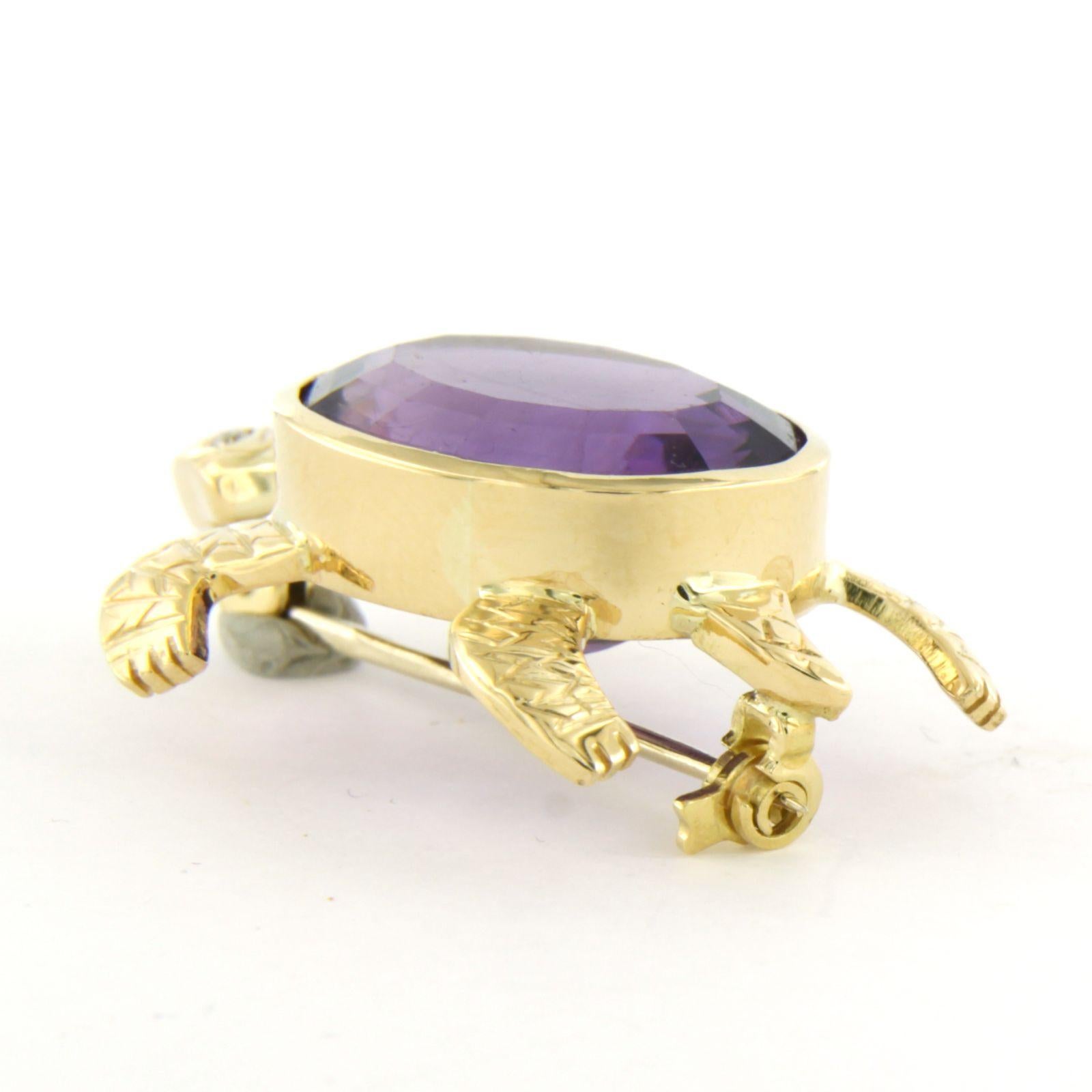 Brosche in Form einer Schildkröte aus 18 Karat Gold mit Amethysten und Diamanten im Brillantschliff 12,5 Gramm (Moderne) im Angebot