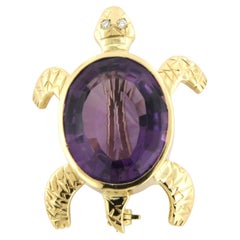 Vintage 18k gold turtle-shaped brooch with amethyst and brilliant-cut diamonds 12.5 gram