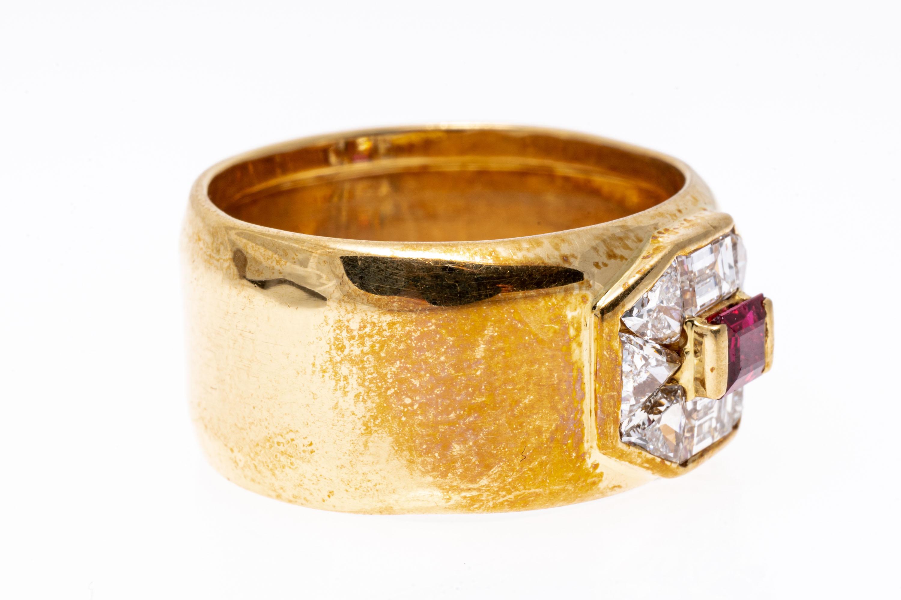Bague jonc en or 18 carats avec rubis ultra large, trillion et diamant taille émeraude Pour femmes en vente