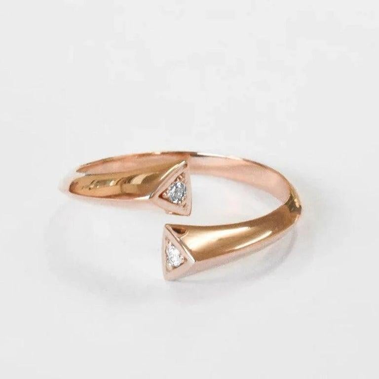 For Sale:  18k Gold Unique Gold Diamond Ring Minimalist Diamond Ring 4