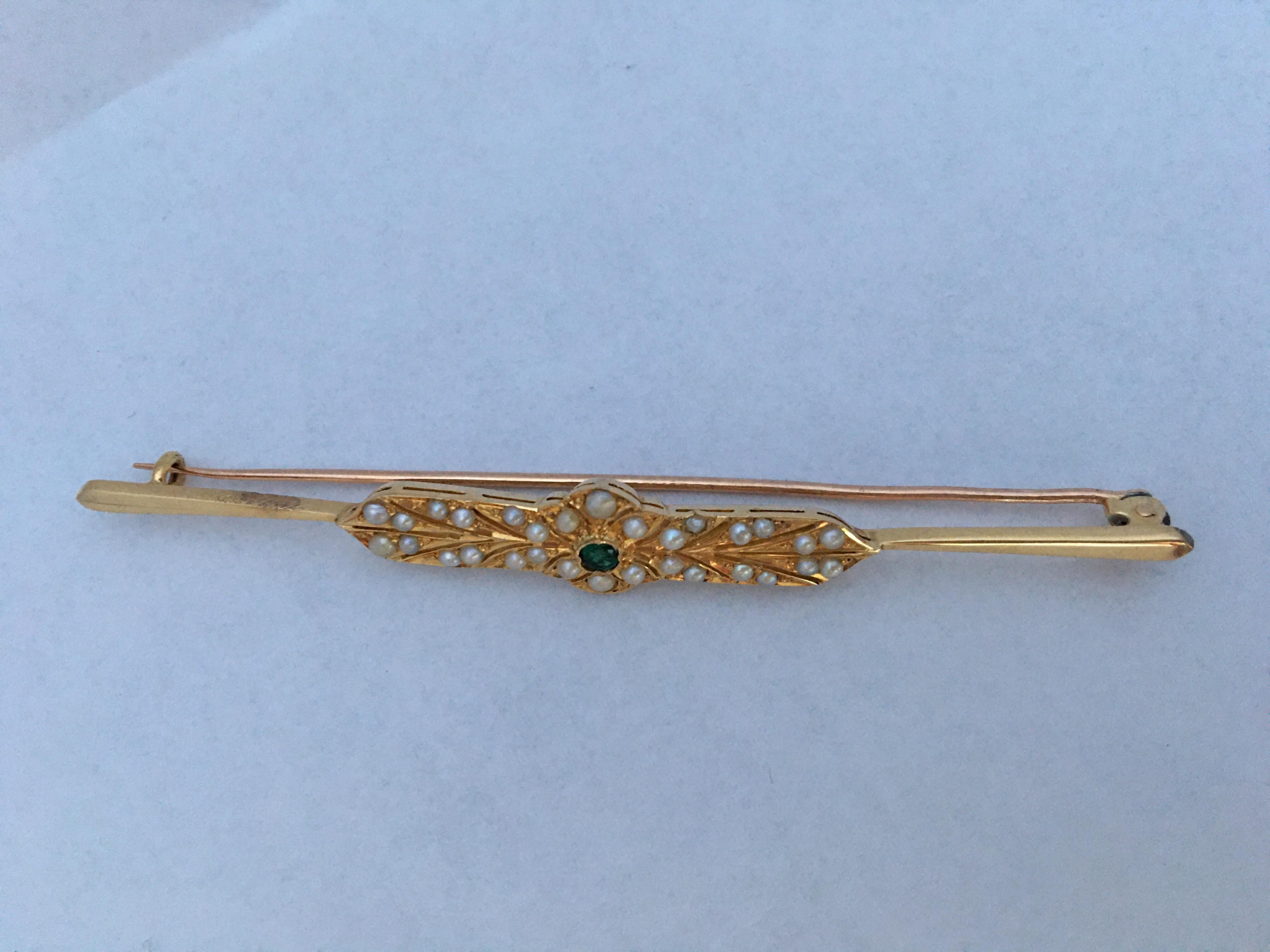 18 Karat Gold Victorian Brooch / Pin with Seeded Pear and Emerald For Sale 1