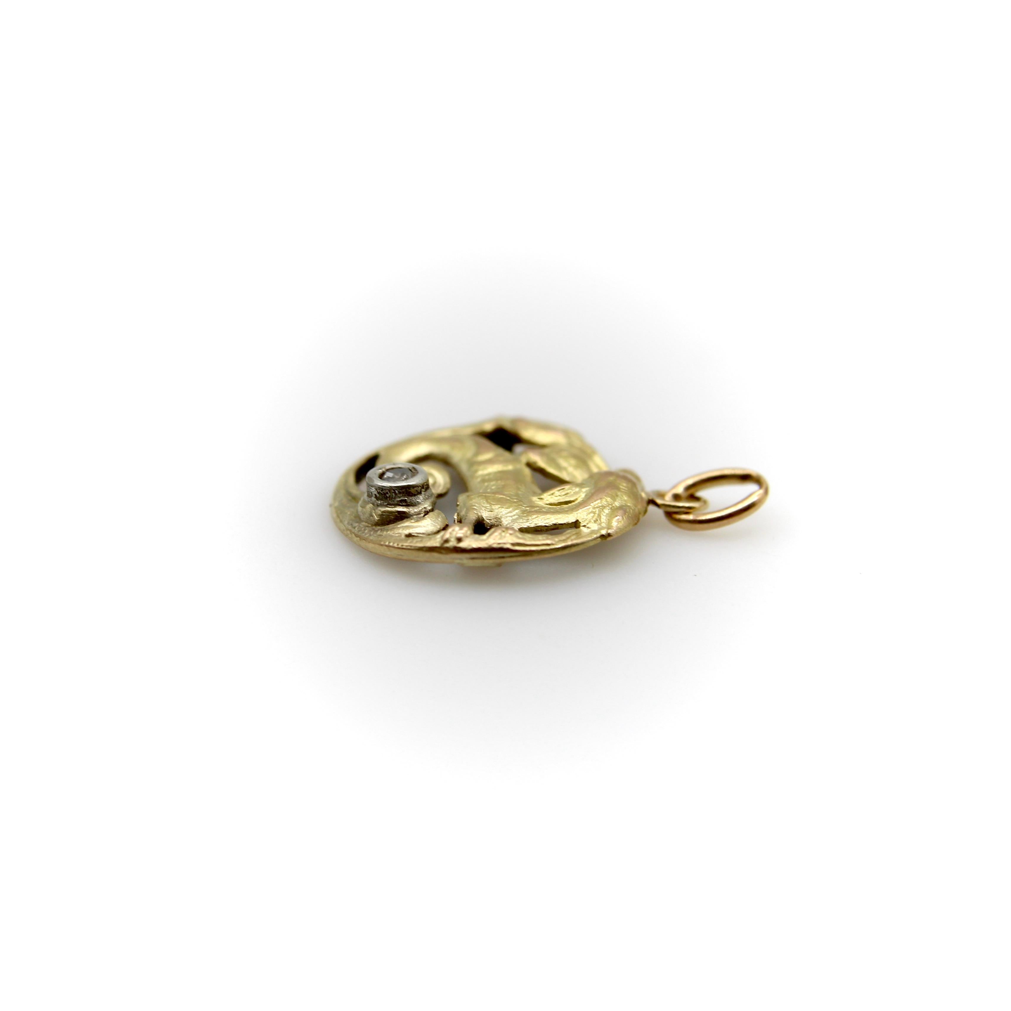 Pendentif créature mythique victorienne en or 18K Bon état - En vente à Venice, CA
