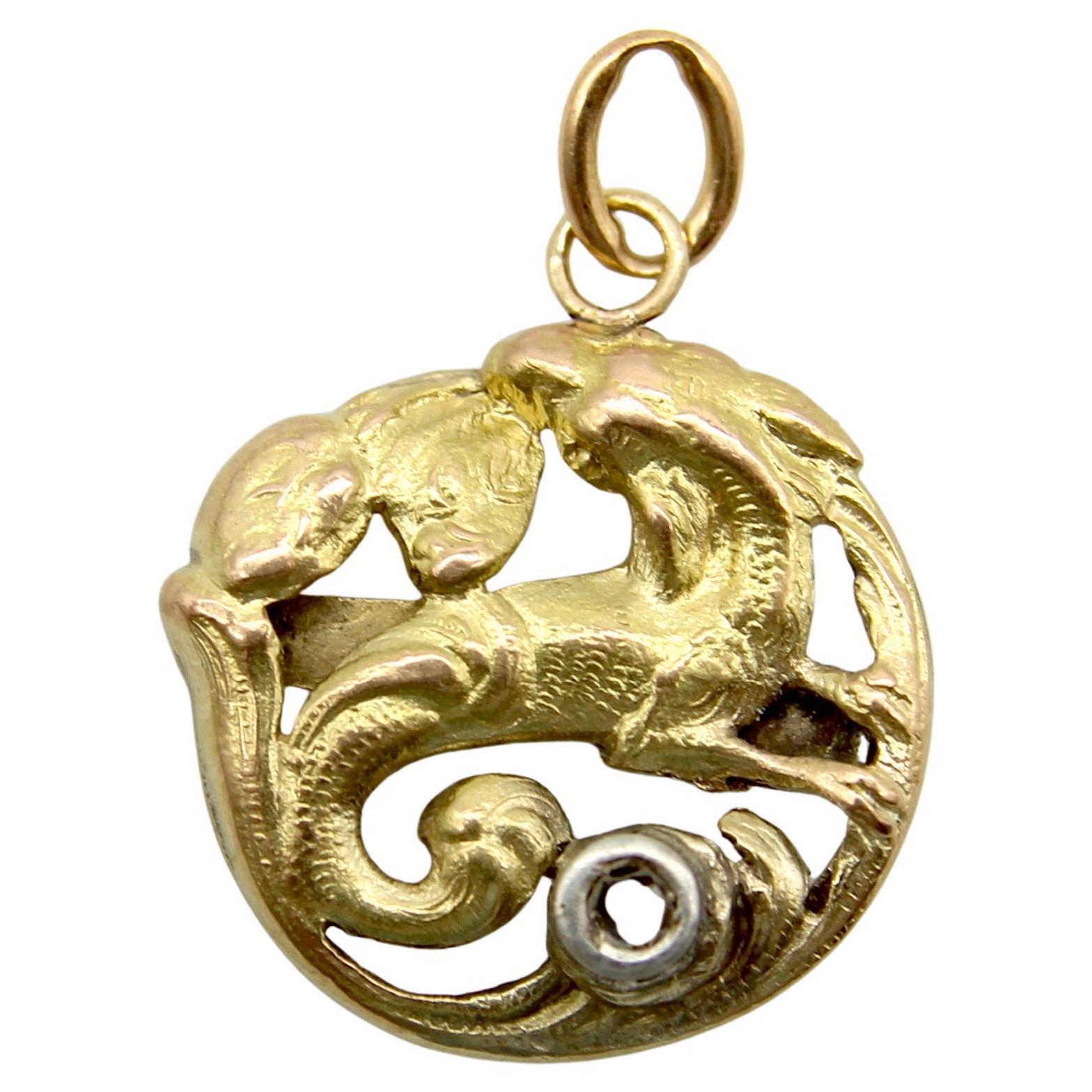 Pendentif créature mythique victorienne en or 18K en vente