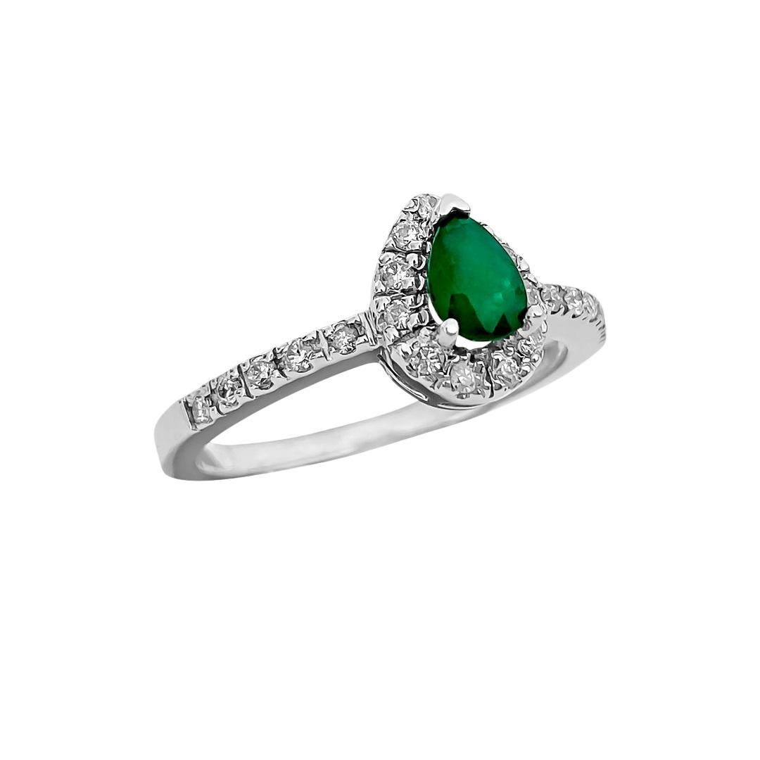 Round Cut 18K Gold, Vintage 0.54CT Emerald & Diamond Ladies Ring For Sale