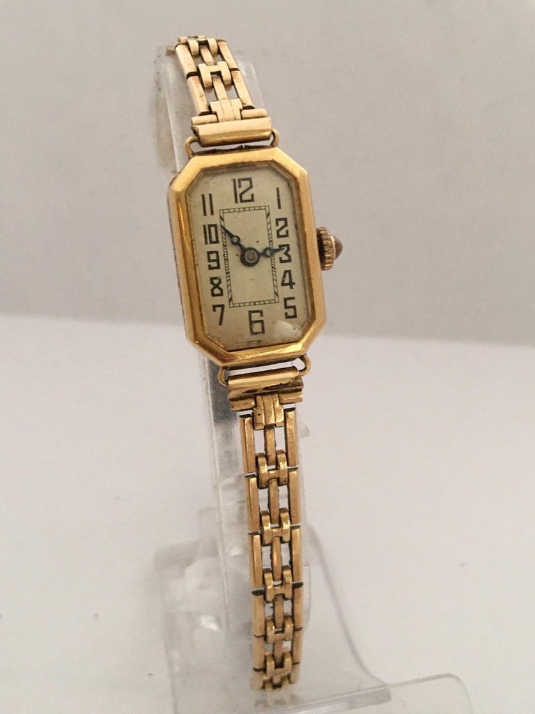 18 Karat Gold Vintage 1930s Ladies Mechanical Watch at 1stDibs