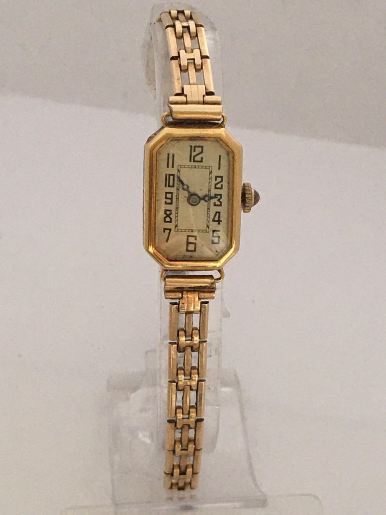 18 Karat Gold Vintage 1930s Ladies Mechanical Watch at 1stDibs