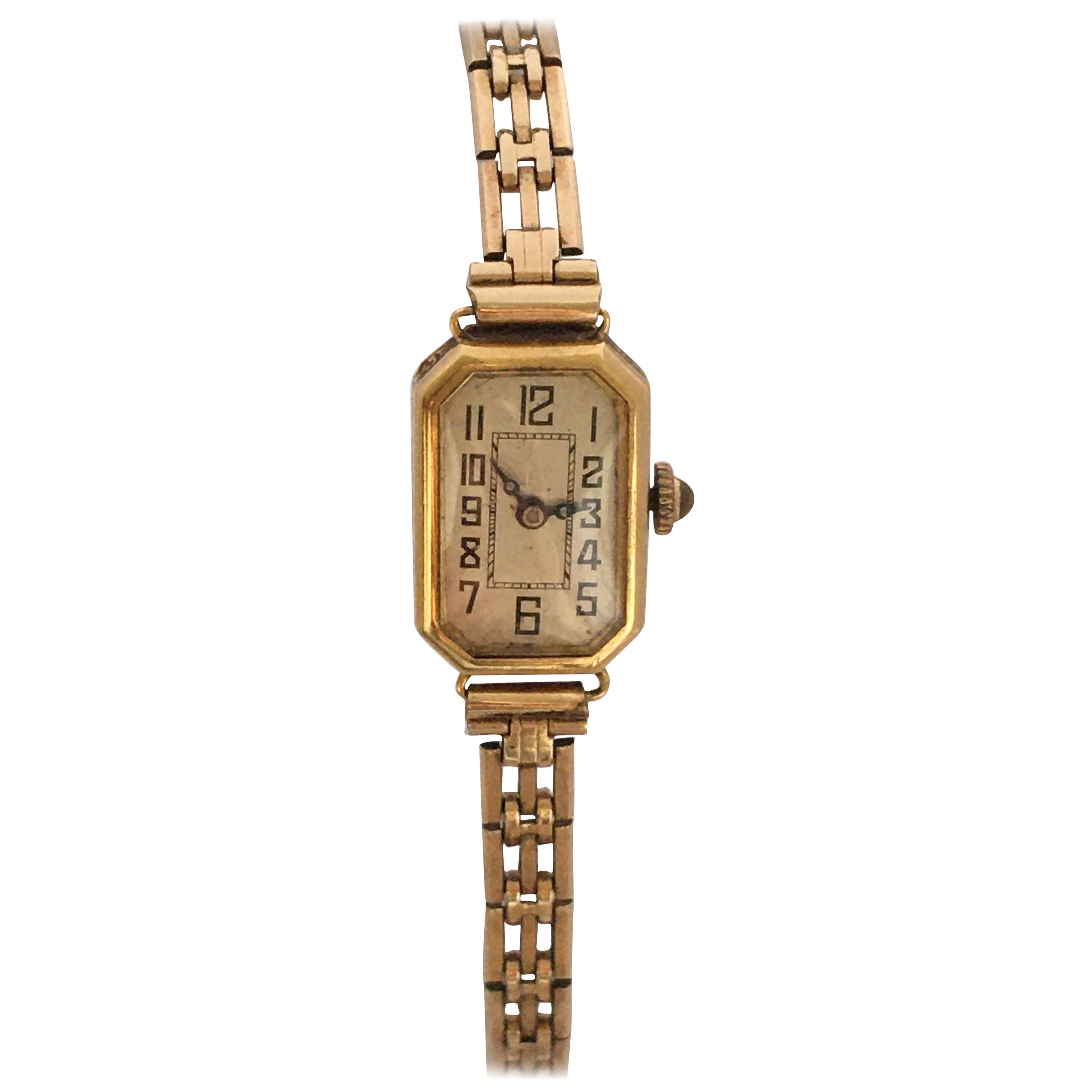 18 Karat Gold Vintage 1930s Ladies Mechanical Watch