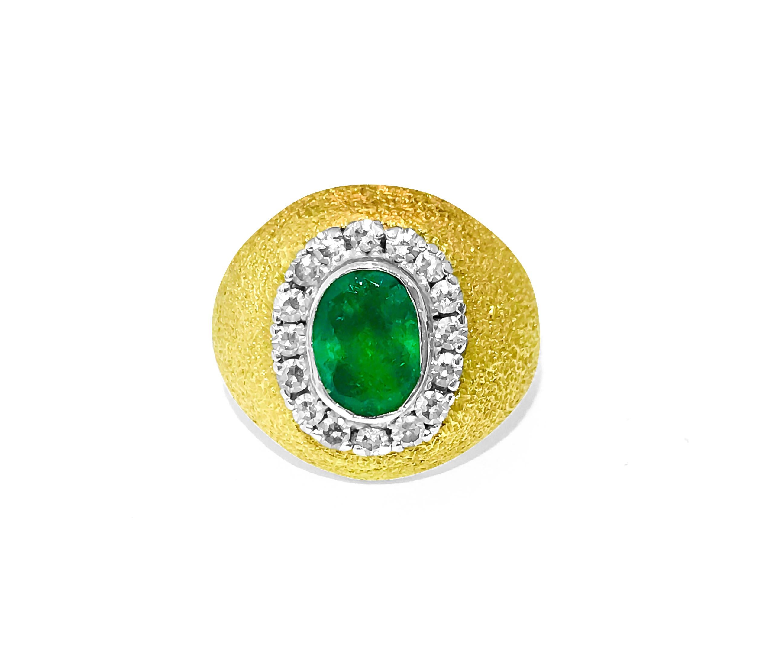 Oval Cut 18k Gold Vintage 2.5 ct Emerald And Diamond Ring For Sale