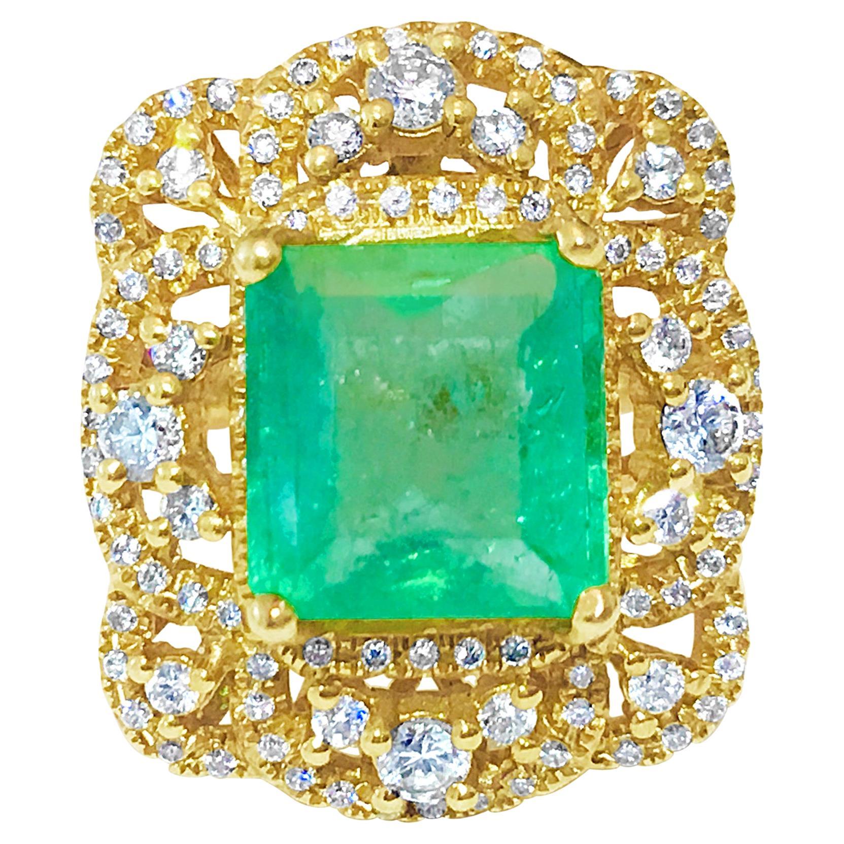 18k Gold Vintage 6 ct Emerald Diamond Cocktail Ring For Sale