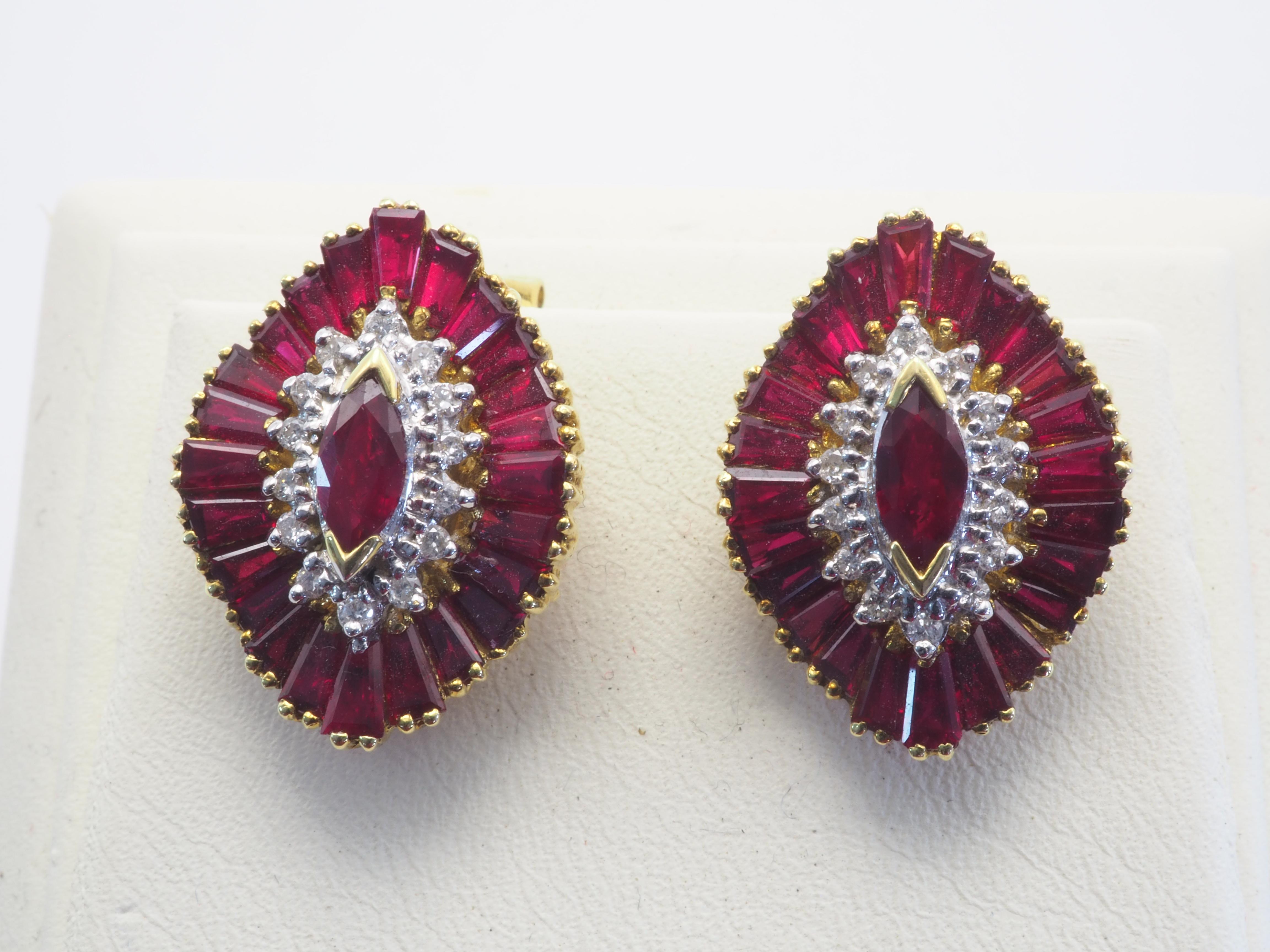A very beautiful and delicate vintage gold heavy earrings made in 18k solid yellow gold for both wearing every day and for formal wearing. The design is broad hat and is crafted with top notch skill with many calibrated rubies inlaid which requires