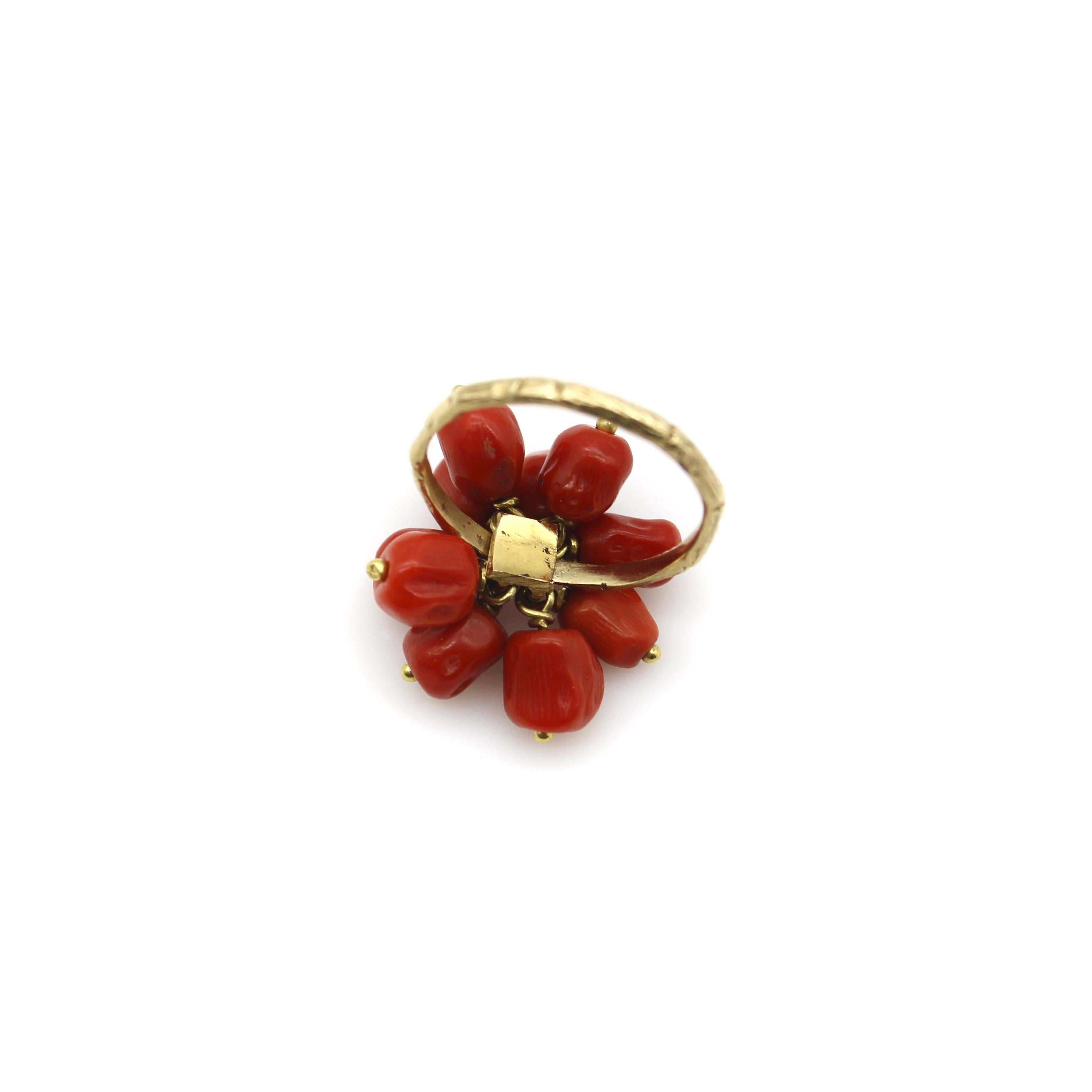18k Gold Vintage Coral Berry Cluster Ring For Sale 1