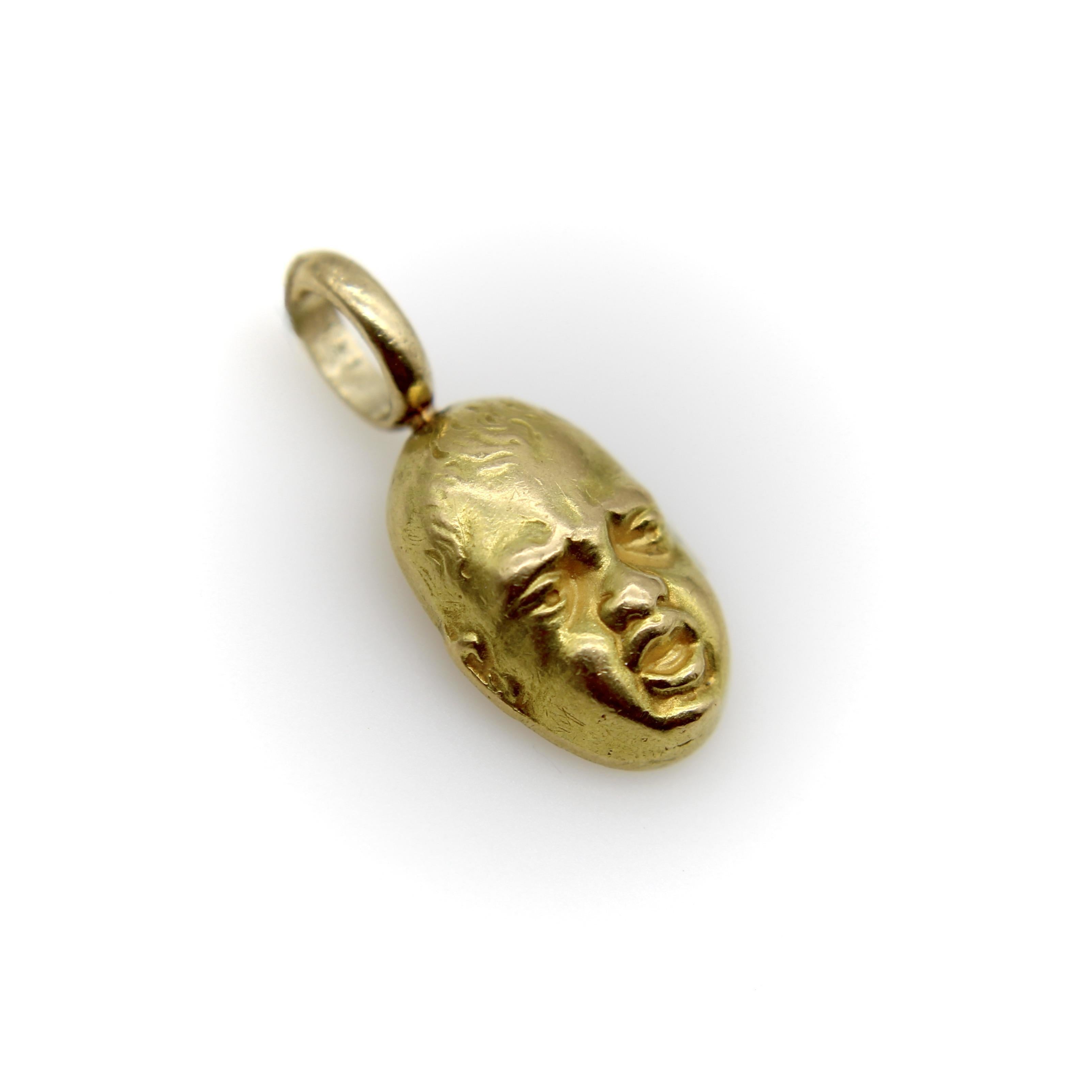 Moderno 18K Gold Vintage Crying Baby Face  Charm / Pendant in vendita