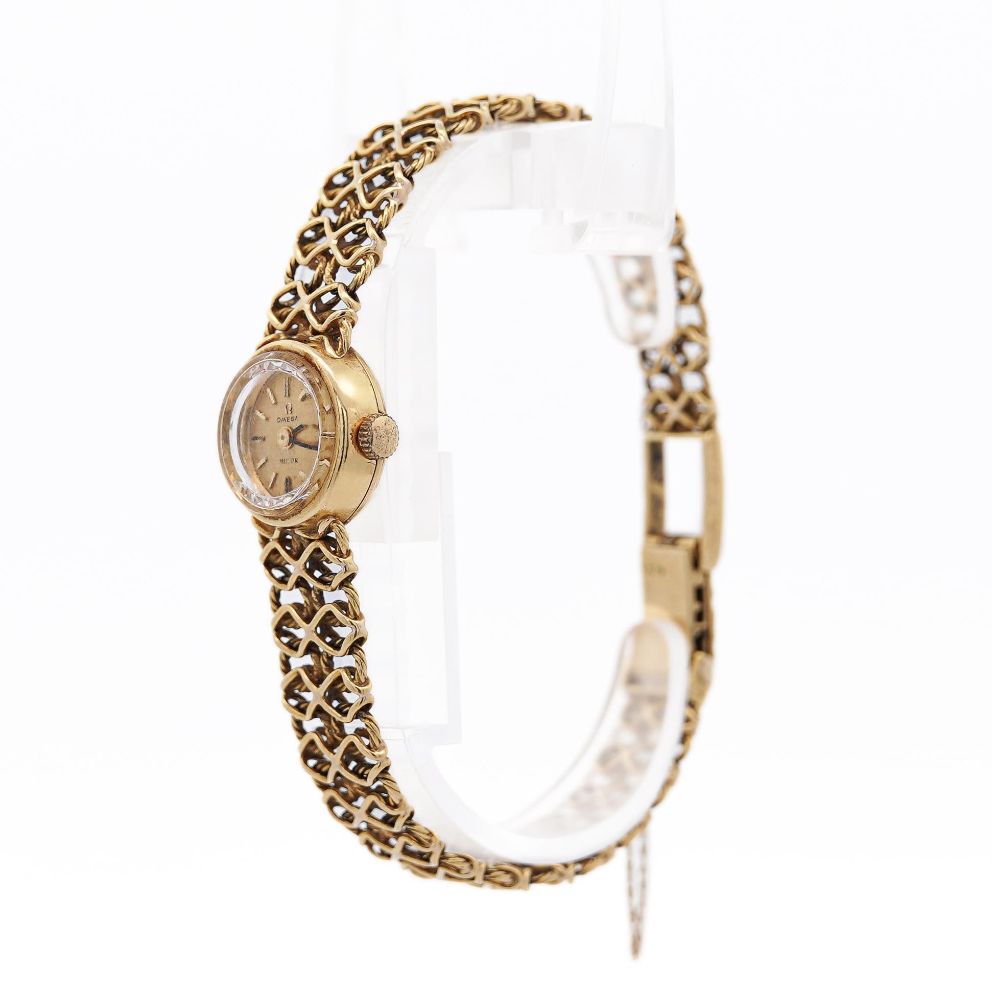 18 Karat Gold Vintage Omega manuelle Damenuhr im Angebot 1