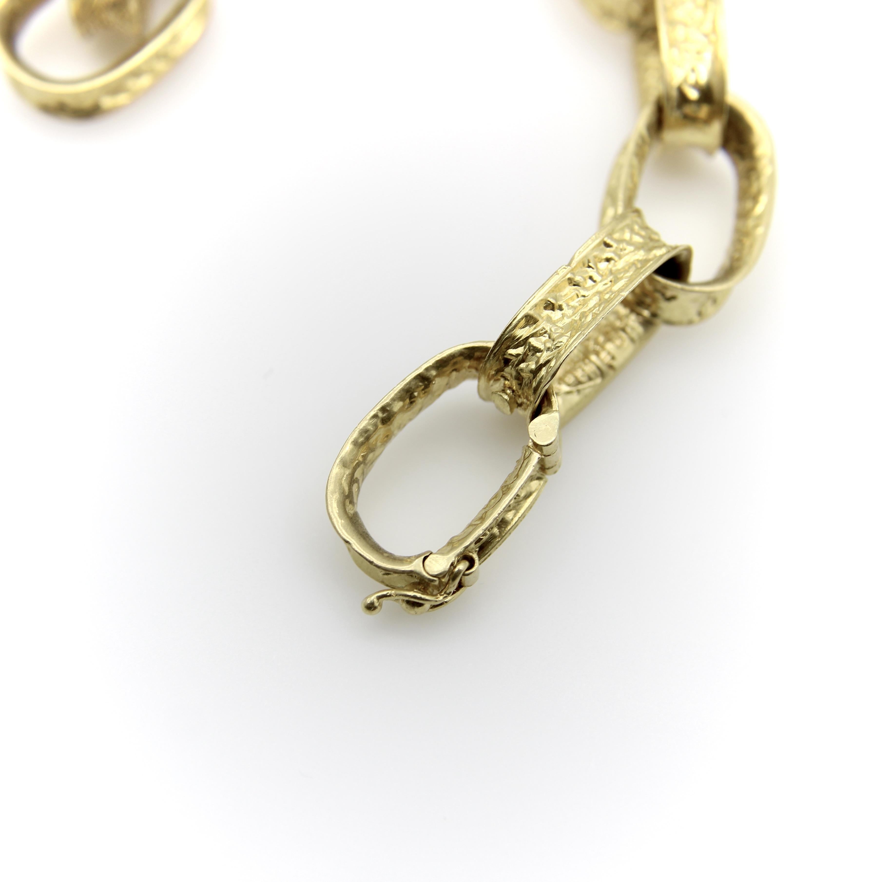 18K Gold Vintage Oval Link Bracelet For Sale 2