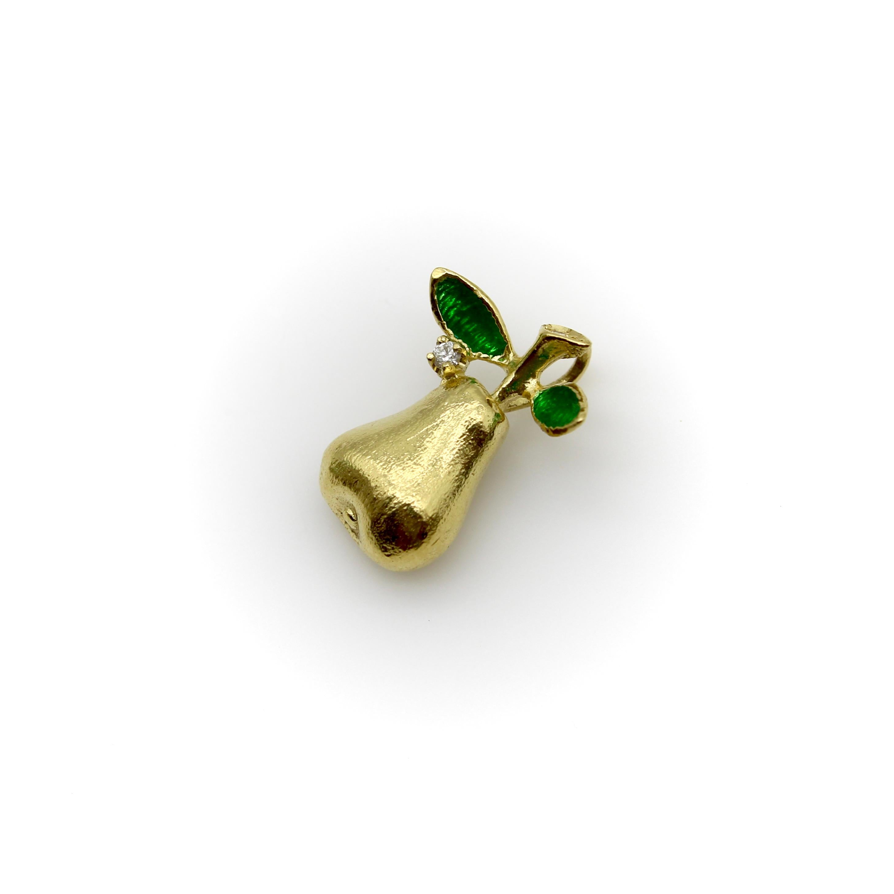 18K Gold Vintage Pear Diamond and Enamel Charm In Good Condition For Sale In Venice, CA