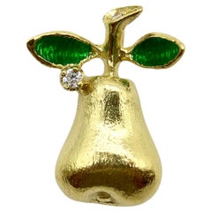 Charm in oro 18K con diamante e smalto a forma di pera vintage