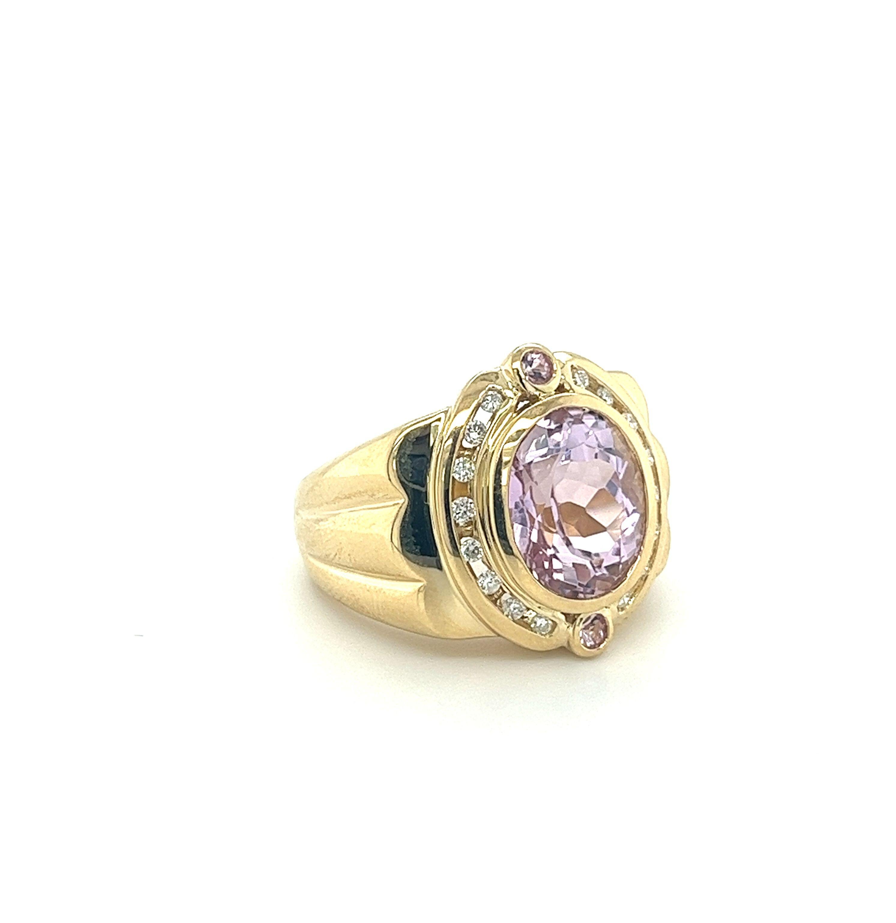 Oval Cut 18K Gold Vintage Retro Regal Ring With Pink Kunzite and Diamond Halo For Sale