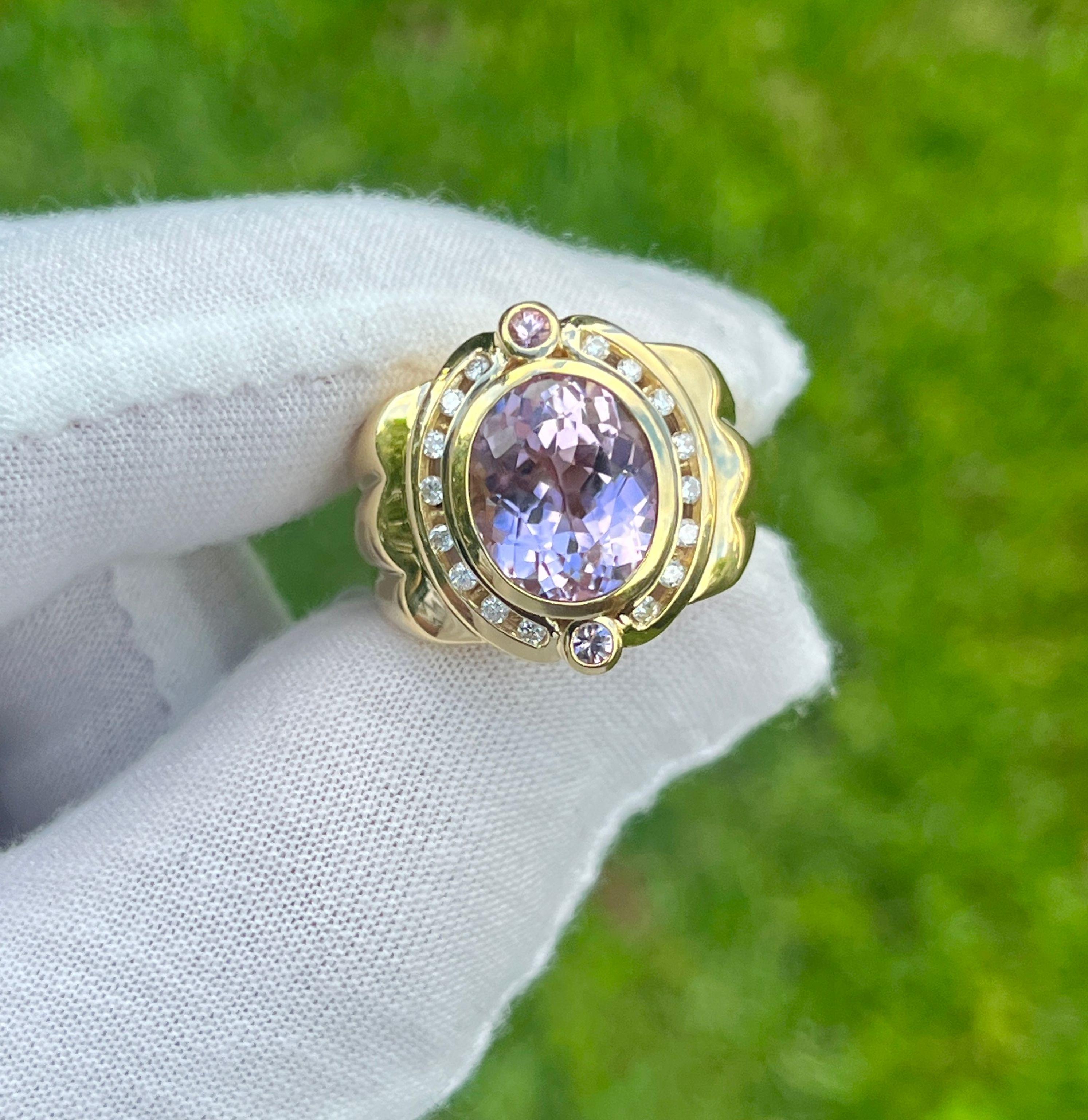 Women's 18K Gold Vintage Retro Regal Ring With Pink Kunzite and Diamond Halo For Sale