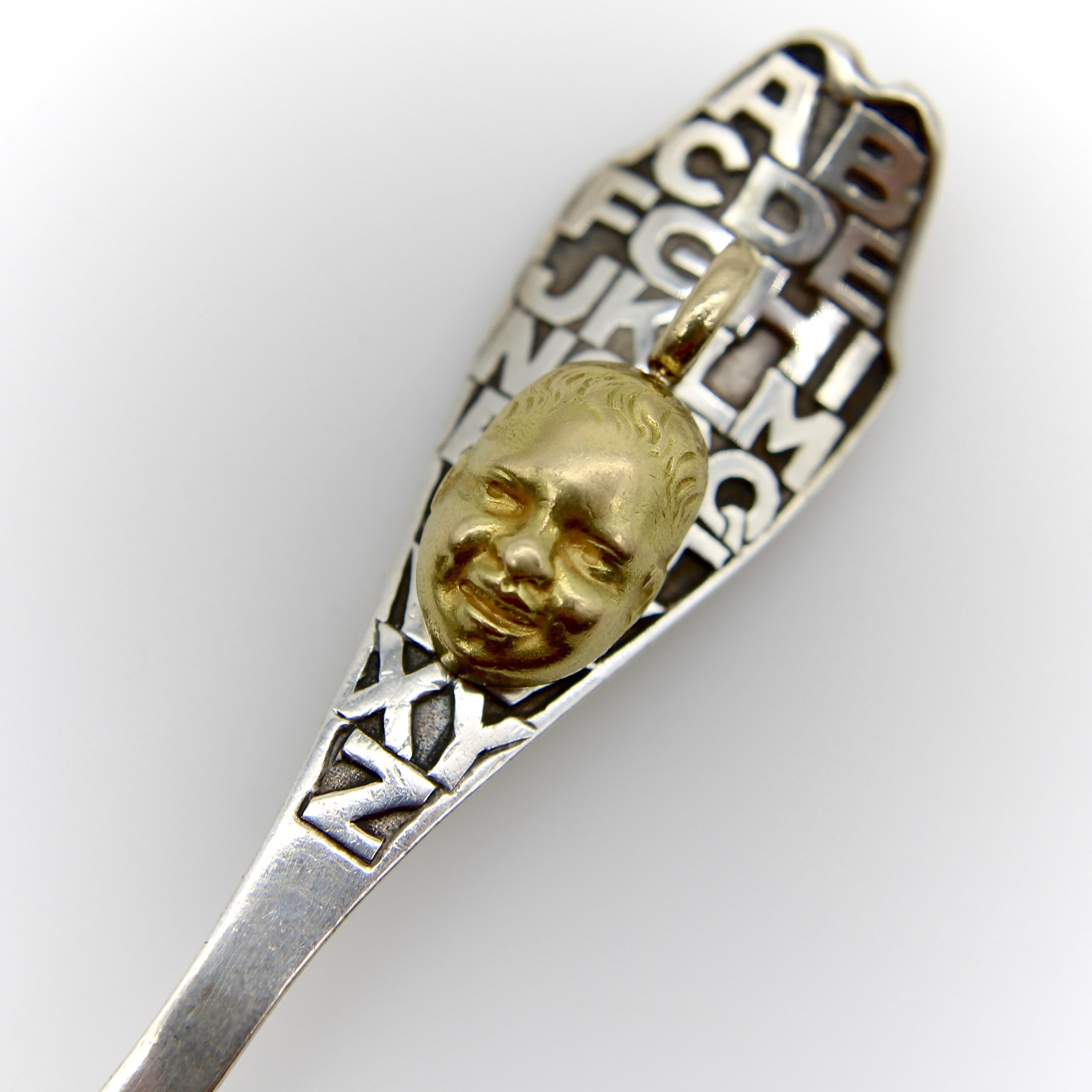 18K Gold Vintage Smiling Baby Face Charm / Pendant For Sale 3