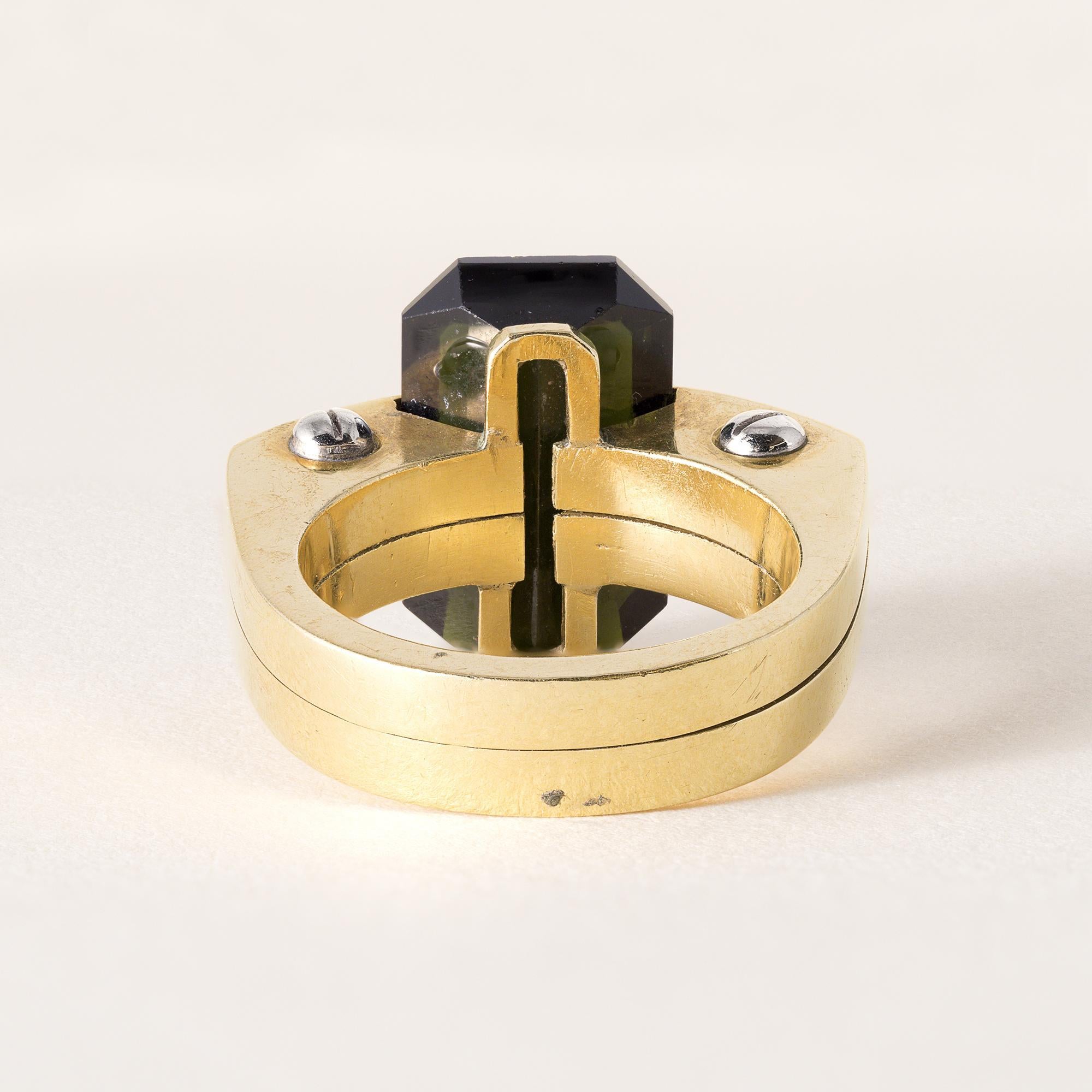 Taglio smeraldo Anello a vite con tormalina vintage taglio smeraldo in oro 18 carati in vendita