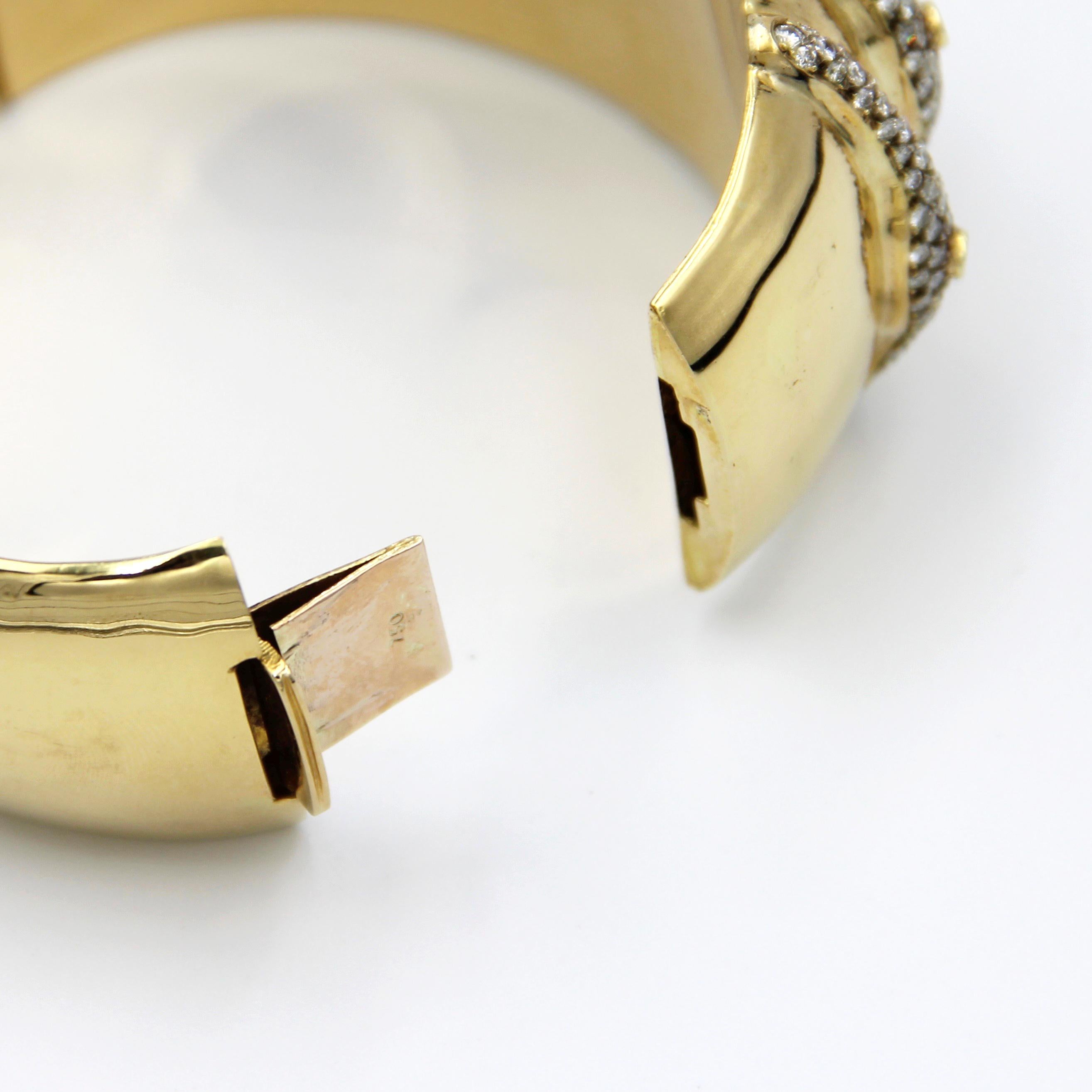 Round Cut 18k Gold Vintage Wide Diamond Bracelet For Sale