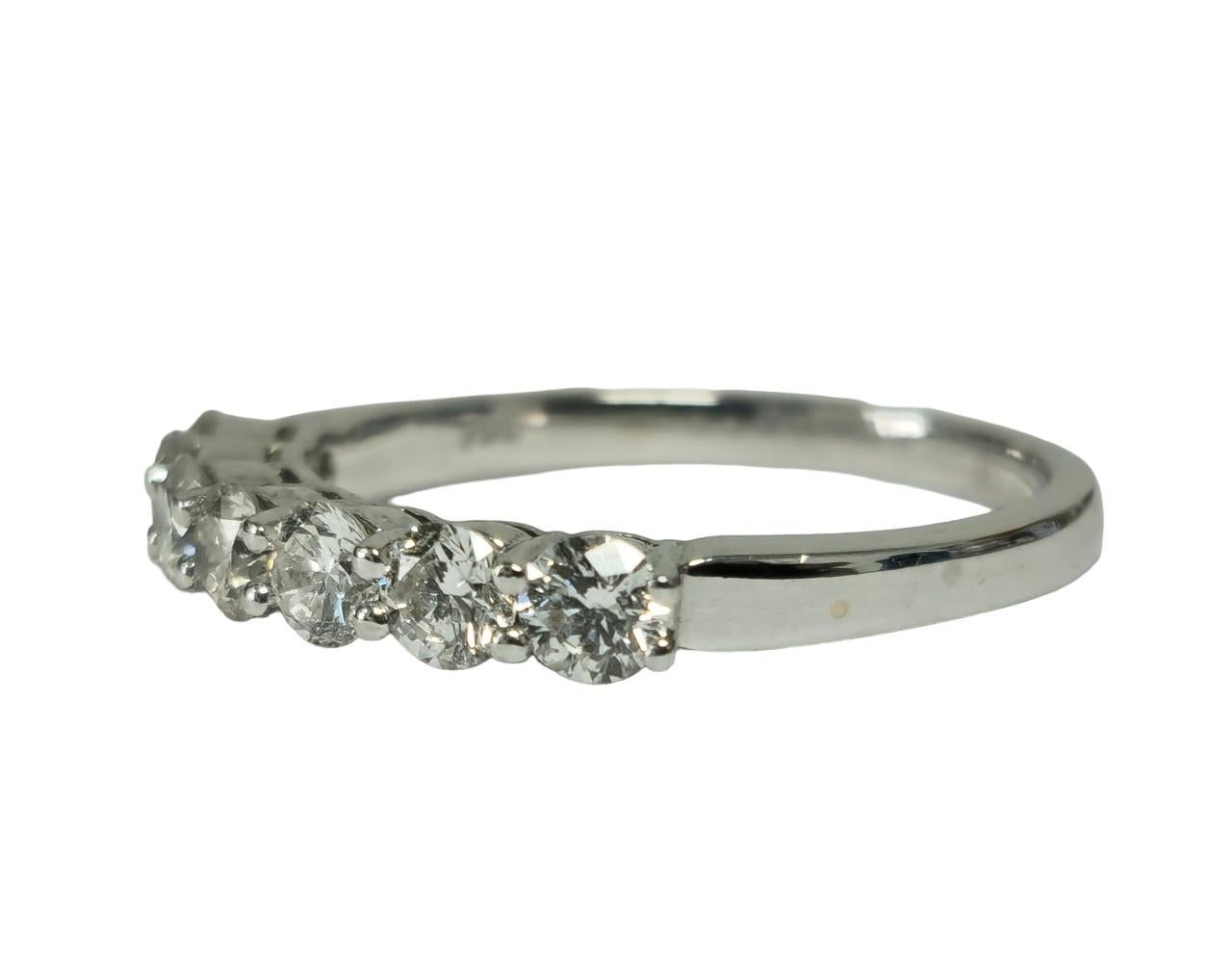 Contemporary 18k Gold, VVS Diamond Engagement Ring For Her. For Sale
