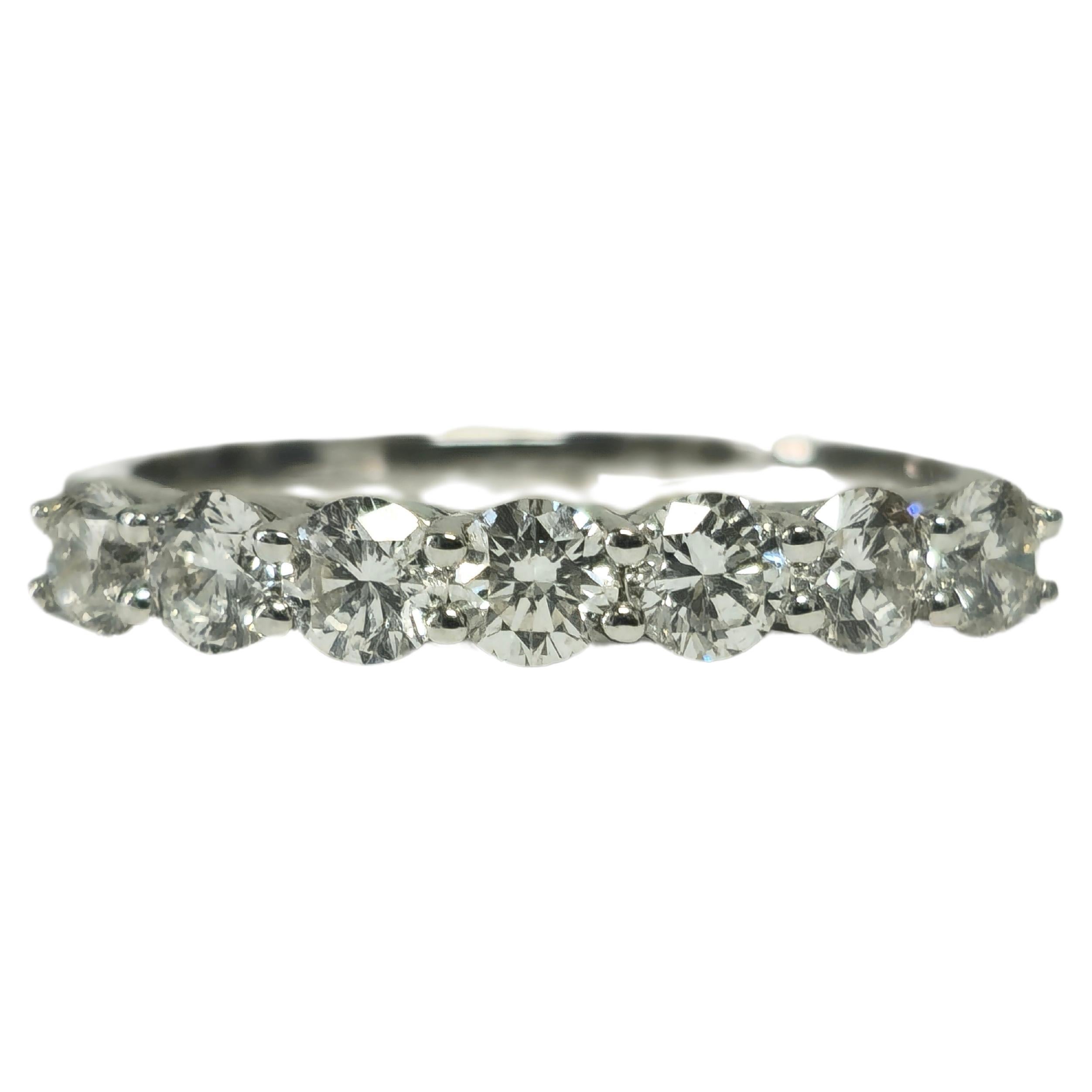 18k Gold, VVS Diamond Engagement Ring For Her. For Sale