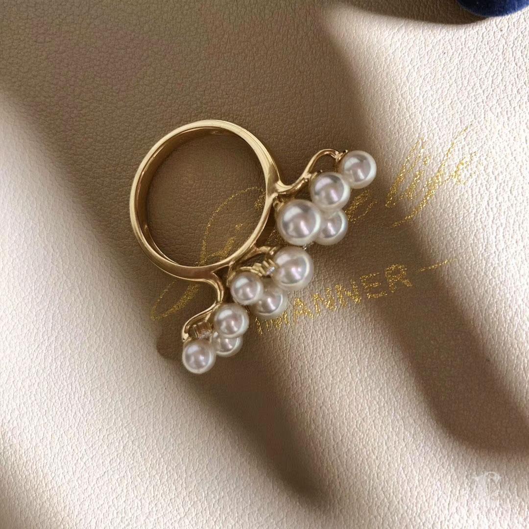 Aurora Baby Akoya Pearl Cascade Ring in 18K Gold 1