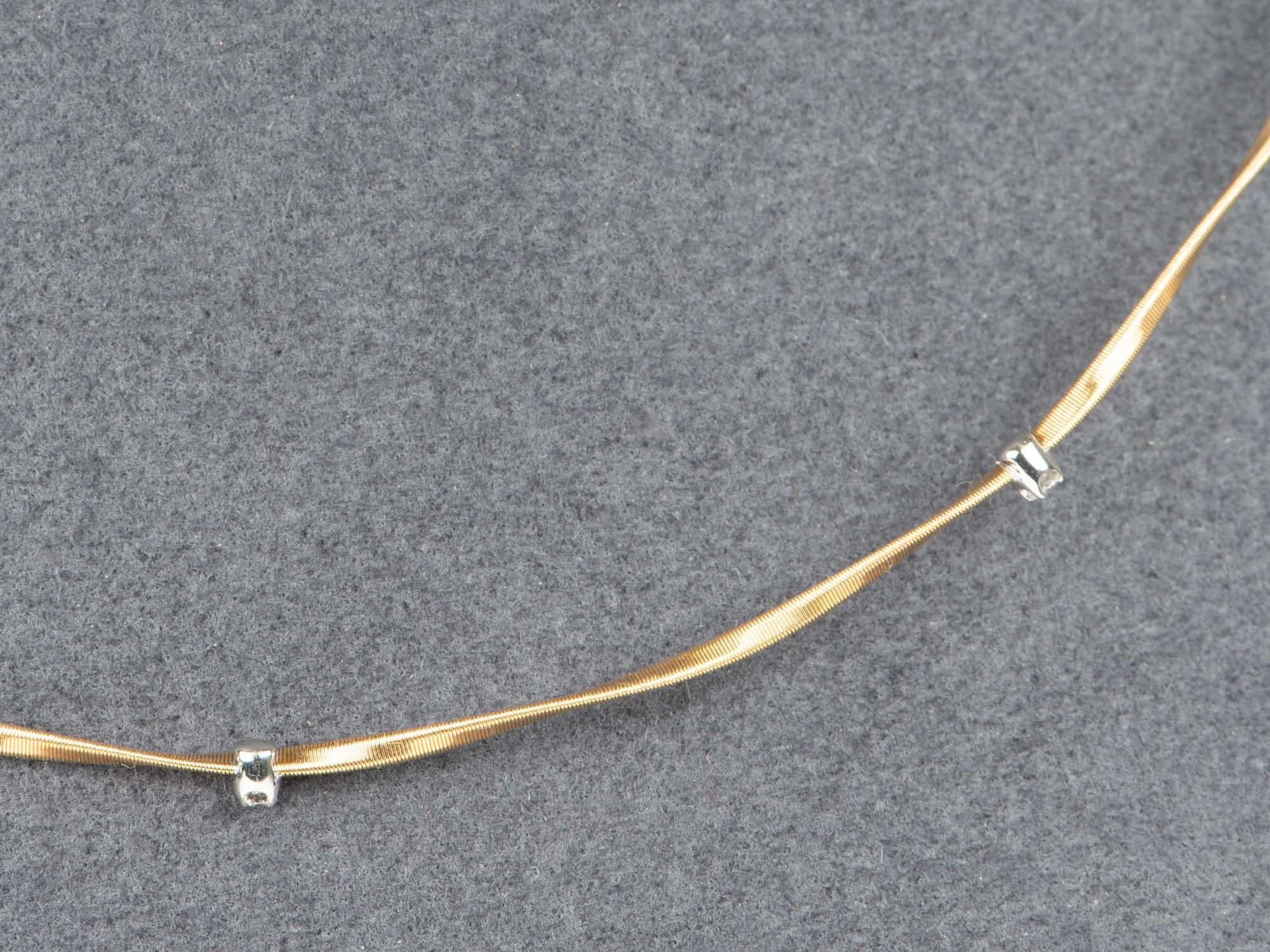 Taglio rotondo Collana ondulata in oro 18K con stazioni di diamanti da 16,5