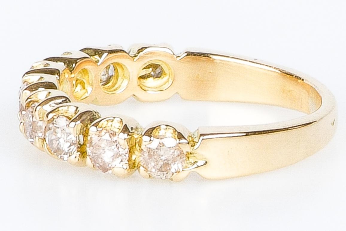  18 Karat Gold Ehering mit neun schönen Diamanten im Zustand „Hervorragend“ im Angebot in Monte-Carlo, MC