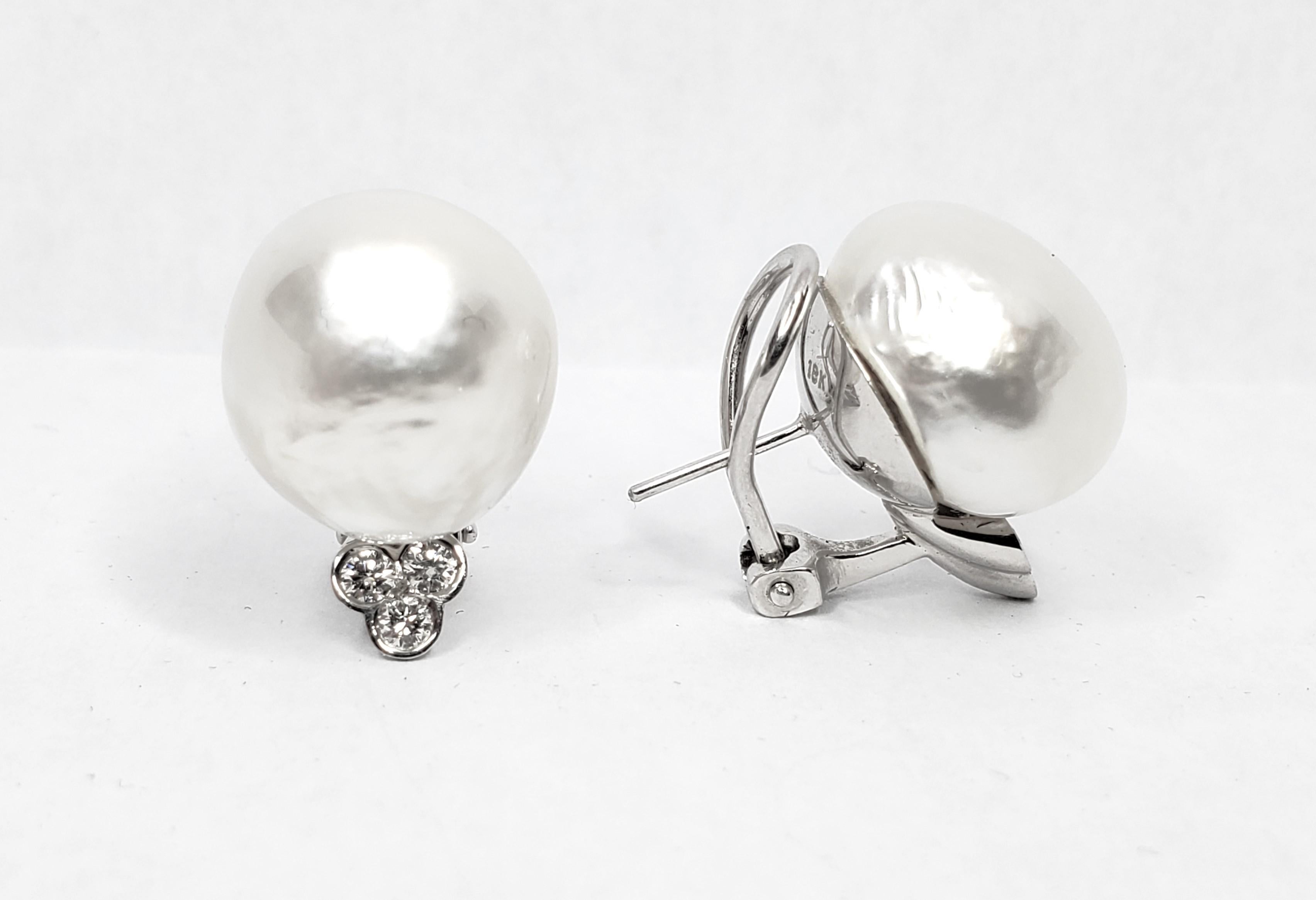 For the true pearl aficionado, these white baroque South Sea pearls, with a trio of dazzling diamonds in 18k white gold, offer a paired down yet highly sophisticated set of earrings that can be worn for any occasion, day or night.

Weight: 
White