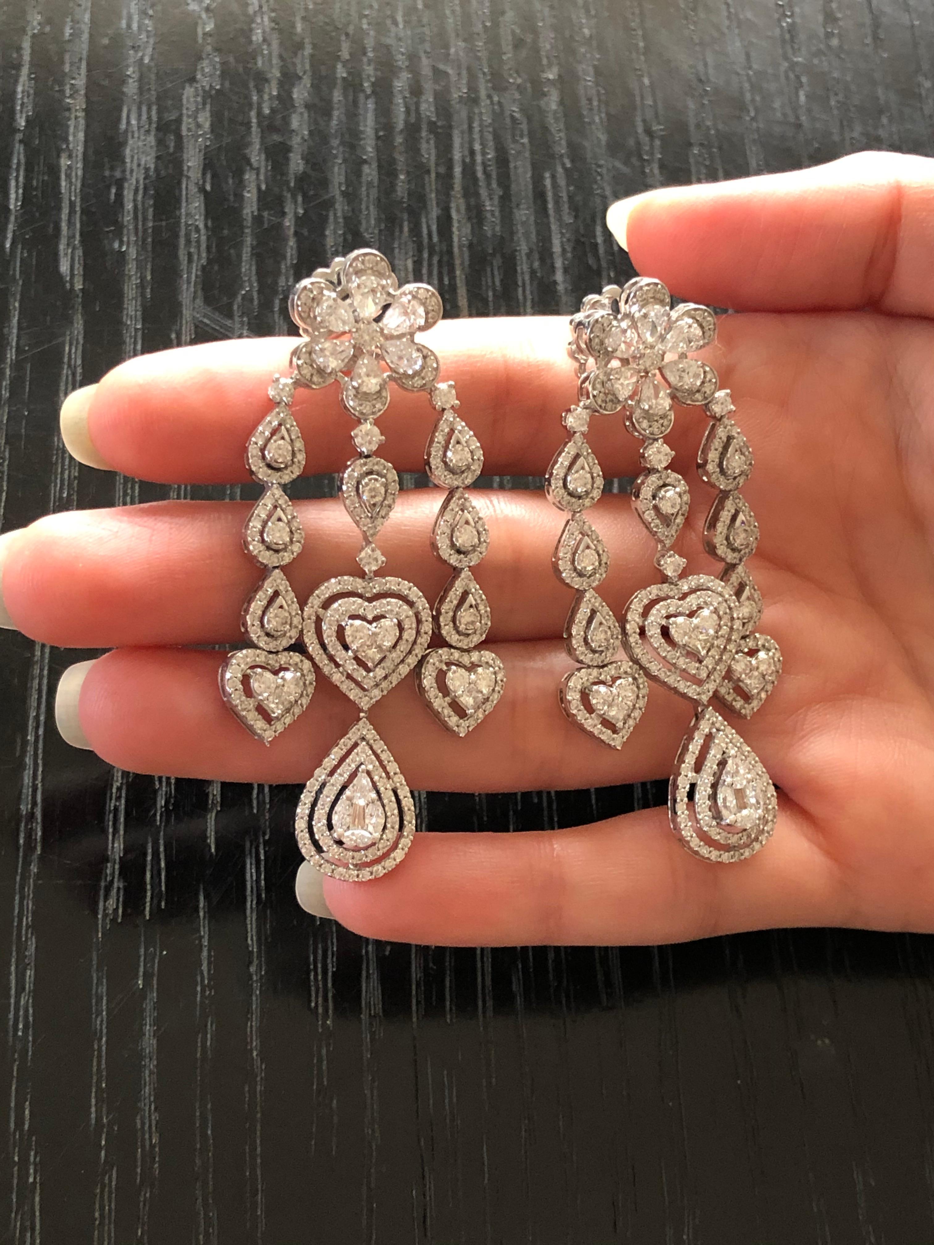 Mixed Cut 18 Karat Gold White Diamond Chandelier Earrings For Sale
