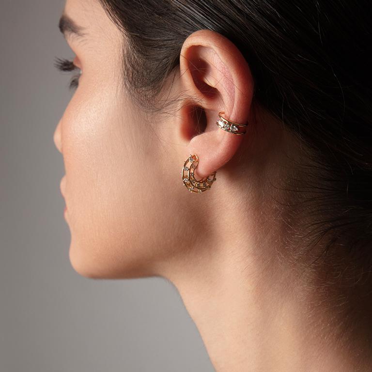 Brilliant Cut 18k Gold White Diamond Hoop Earrings For Sale