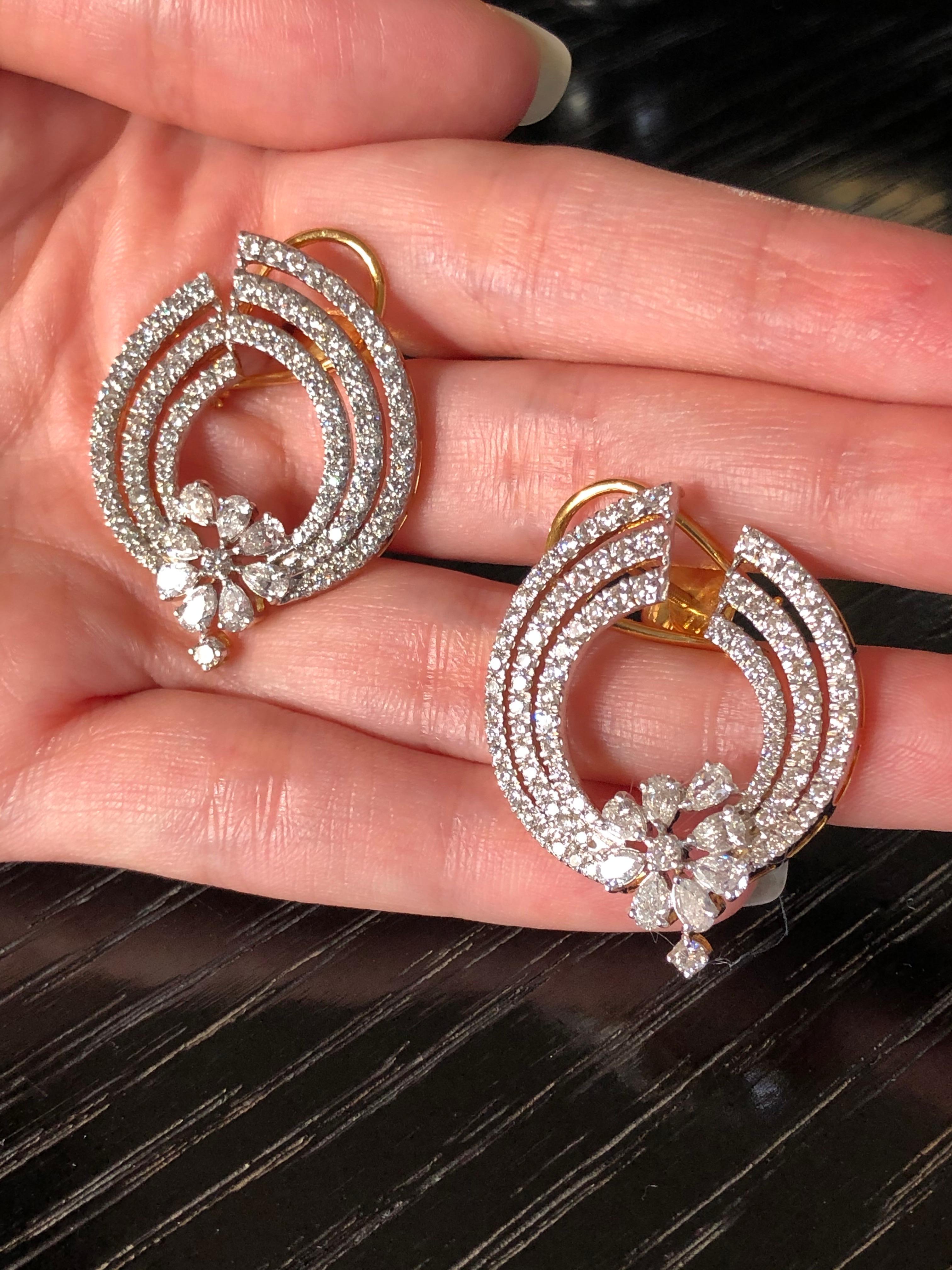 Mixed Cut 18 Karat Gold White Diamond Hoop Earrings For Sale
