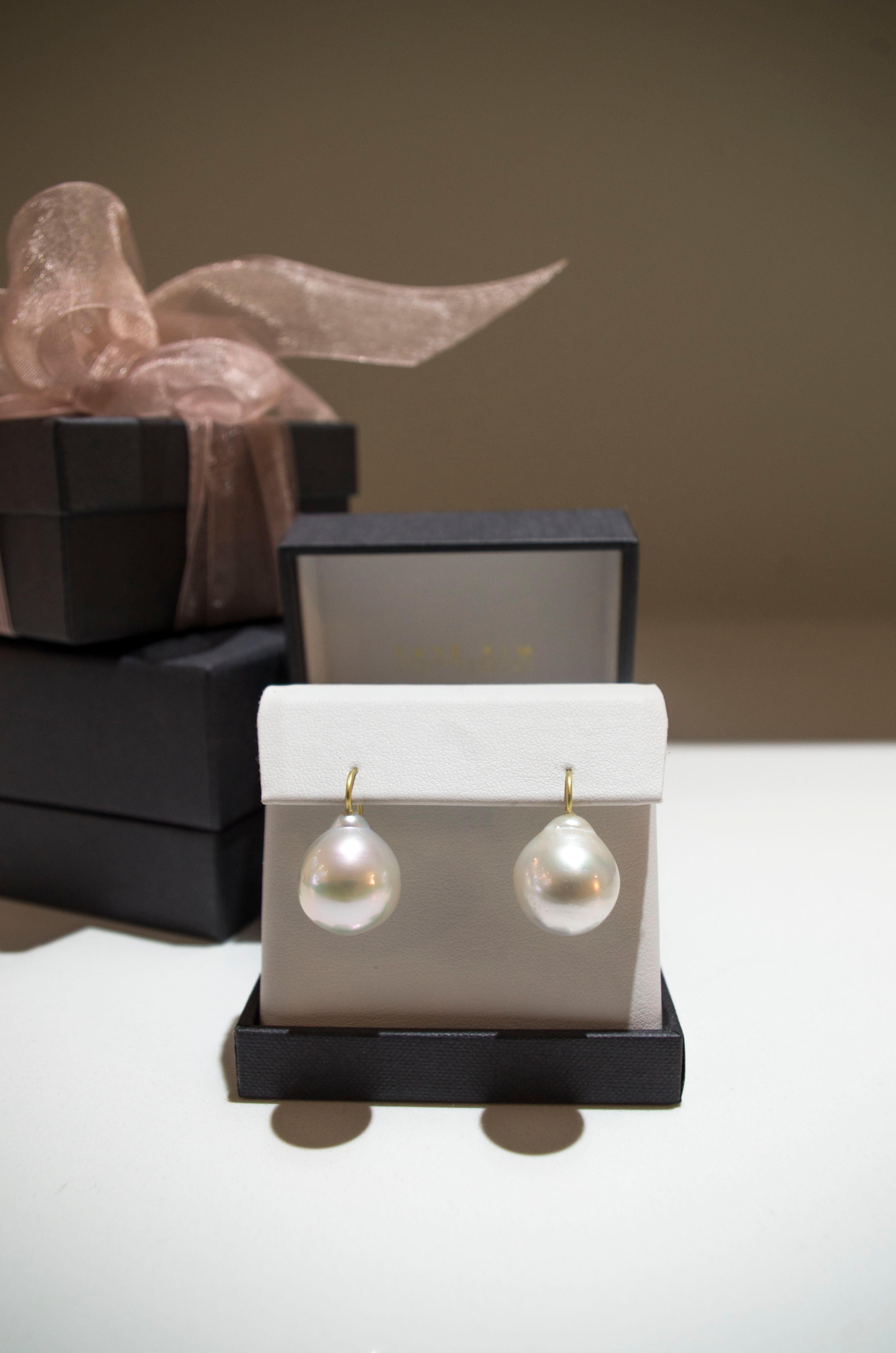 Contemporary 18 Karat Gold White South Sea Cultured Pearl Drop Earrings