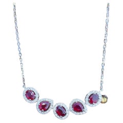 Collier sourire en or 18 carats avec rubis ovale et diamants naturels