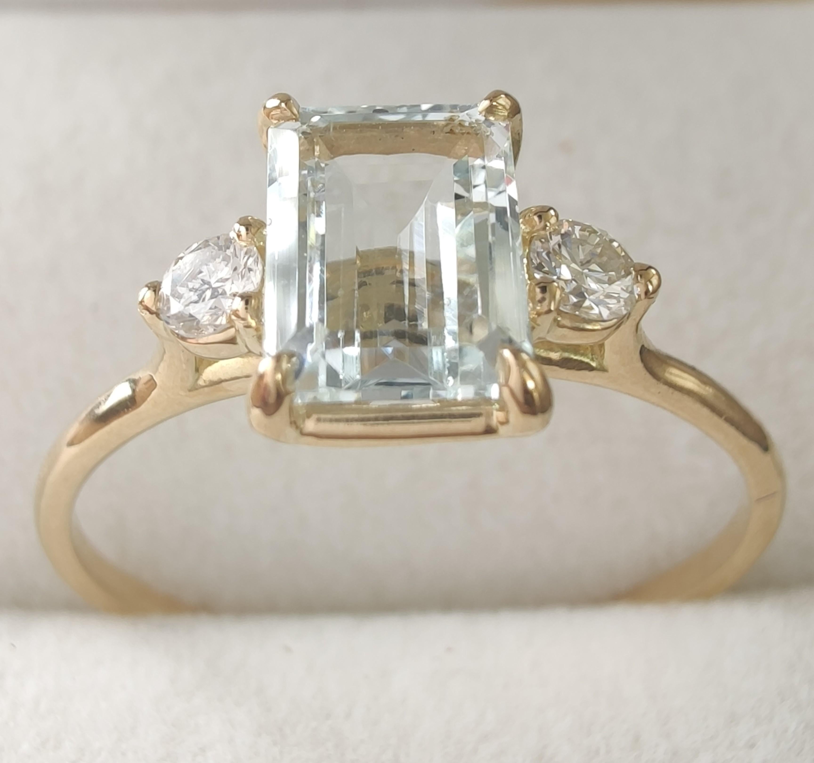 18K Gold Frauen Verlobungsring 0,88 Karat Zentral Aquamarin -Diamanten im Zustand „Neu“ in Sant Josep de sa Talaia, IB