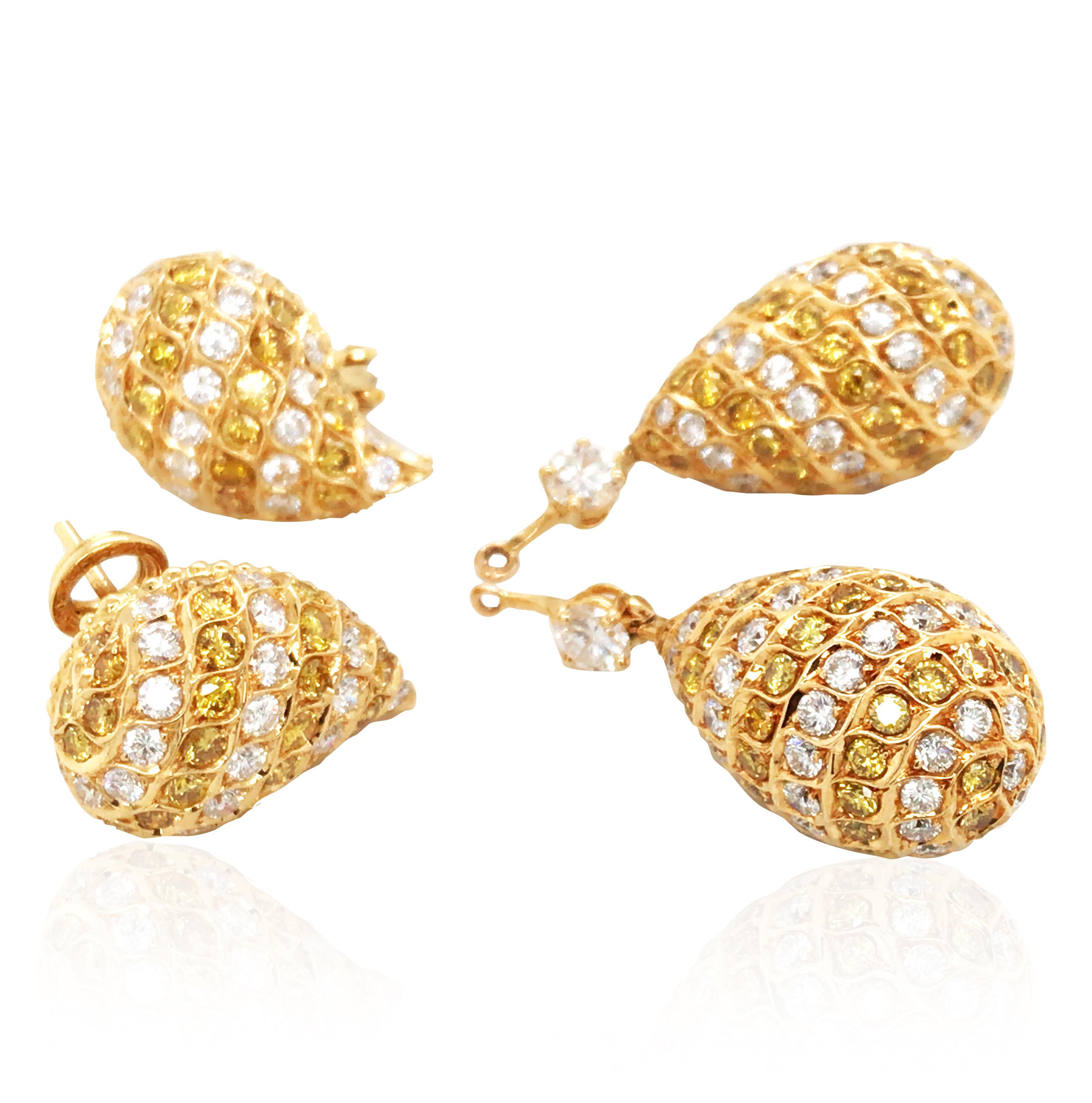 Taglio rotondo Orecchini con diamante giallo in oro 18 carati, GIA in vendita
