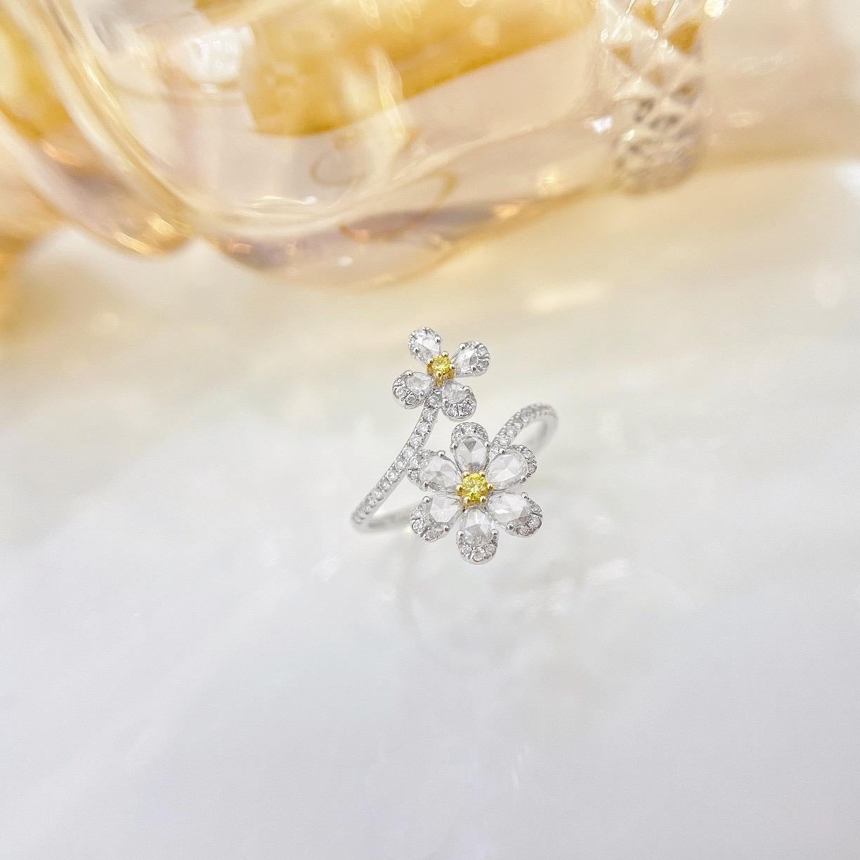 18 Karat Gold Gelber Doppelroter Diamant-Cluster-Ring (Moderne) im Angebot