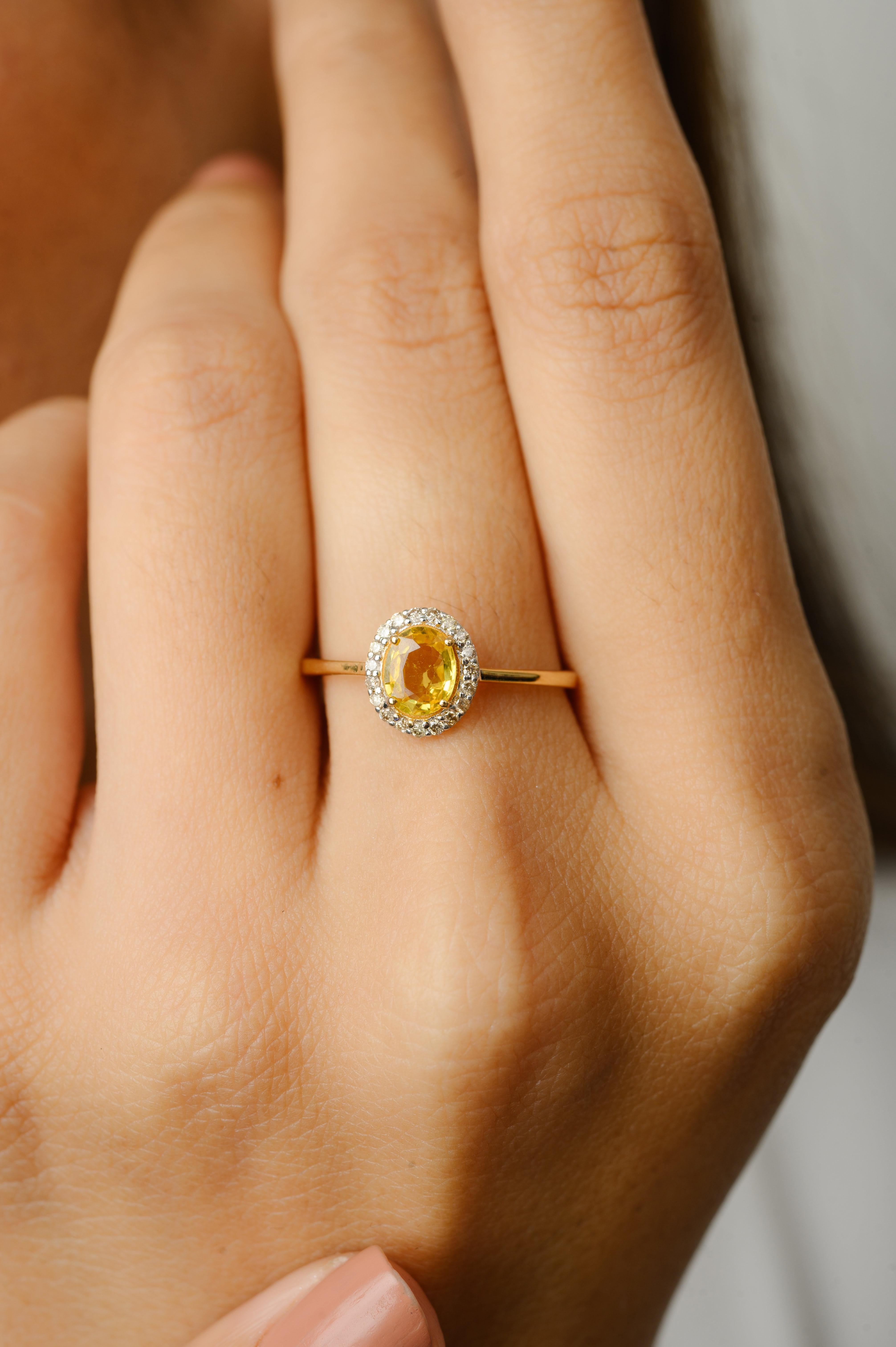 Im Angebot: 18 Karat Gold Gelber Saphir und Diamant Halo-Ring, Ohrringe und Anhänger Schmuck-Set () 12