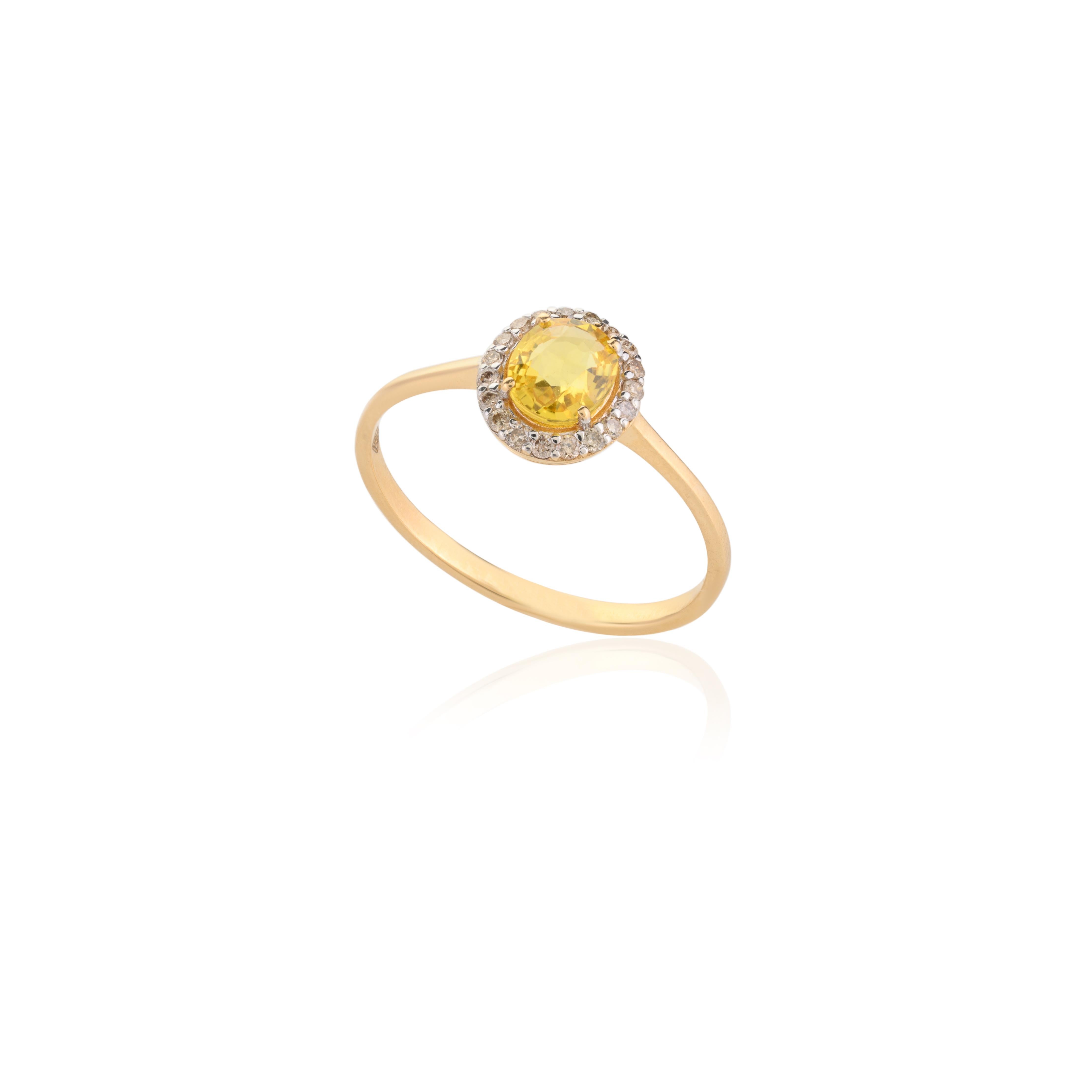 Im Angebot: 18 Karat Gold Gelber Saphir und Diamant Halo-Ring, Ohrringe und Anhänger Schmuck-Set () 18