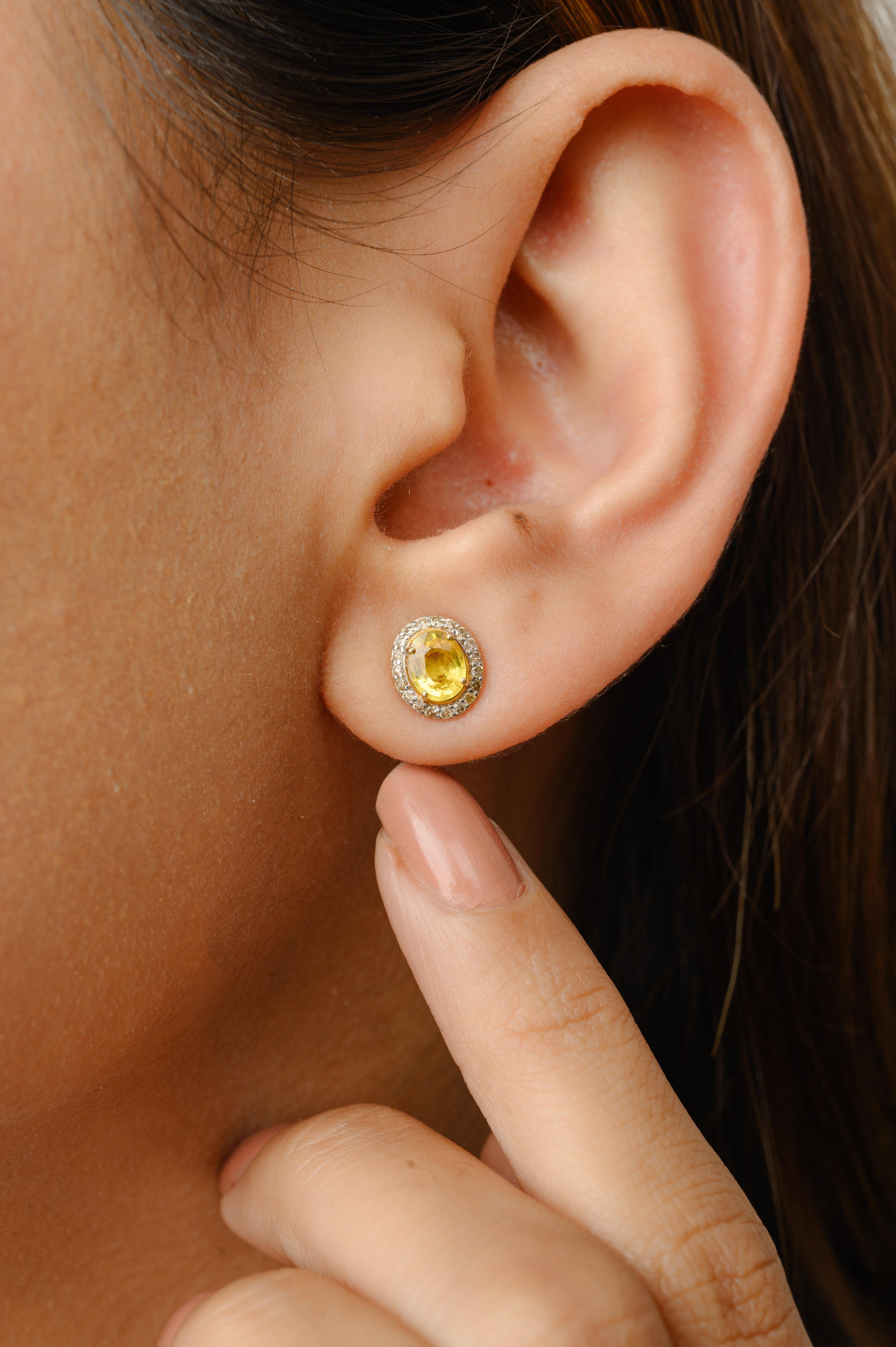Im Angebot: 18 Karat Gold Gelber Saphir und Diamant Halo-Ring, Ohrringe und Anhänger Schmuck-Set () 4