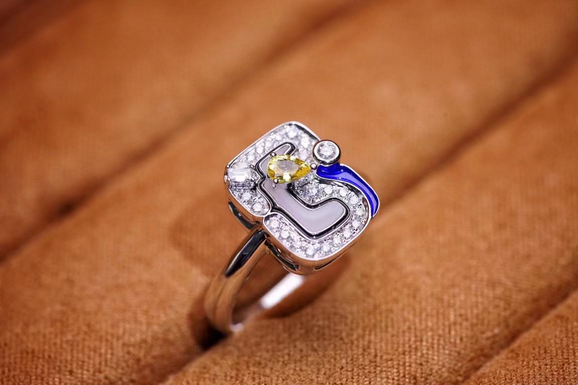 18K Gold Yellow Sapphire & Diamond Ring In New Condition For Sale In Kowloon, HK