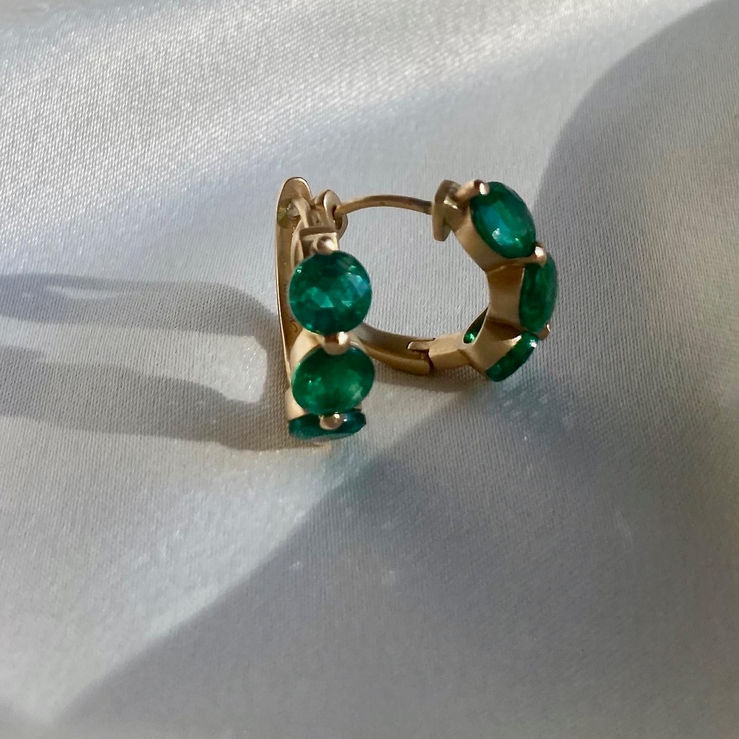 Modern 18k Gold & Zambian Emerald Huggy Earring For Sale